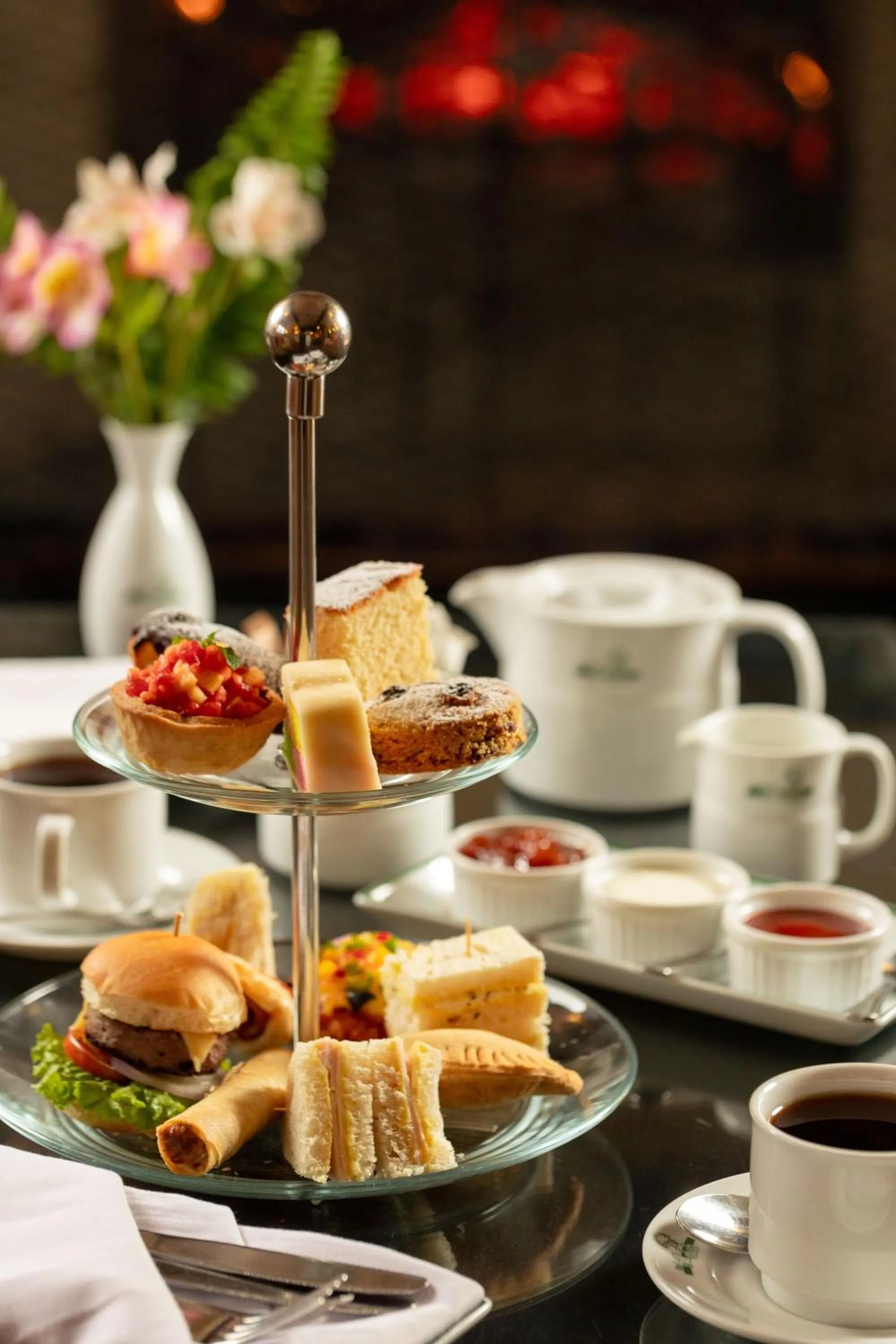 Food and drinks in The Hill Club