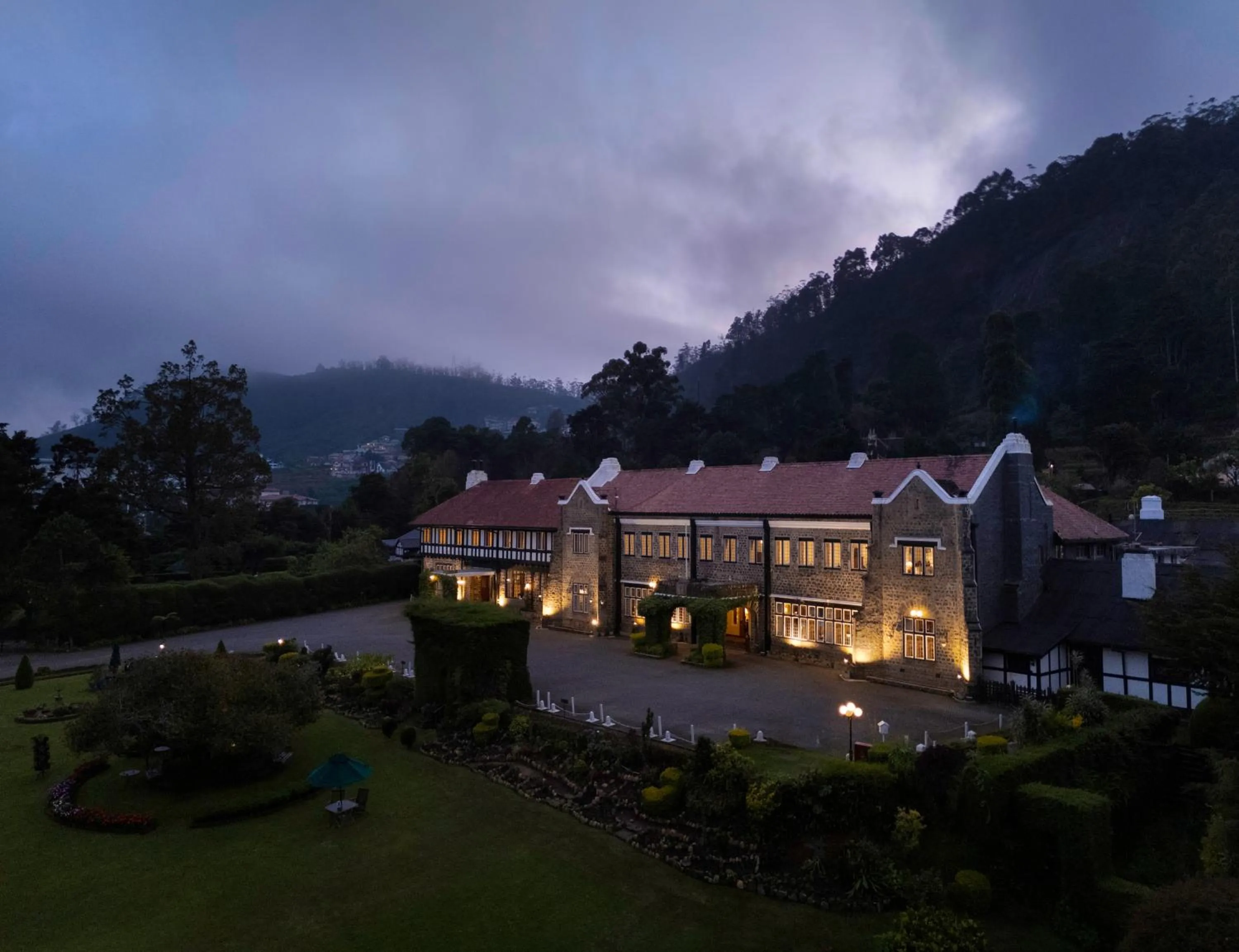 Night in The Hill Club