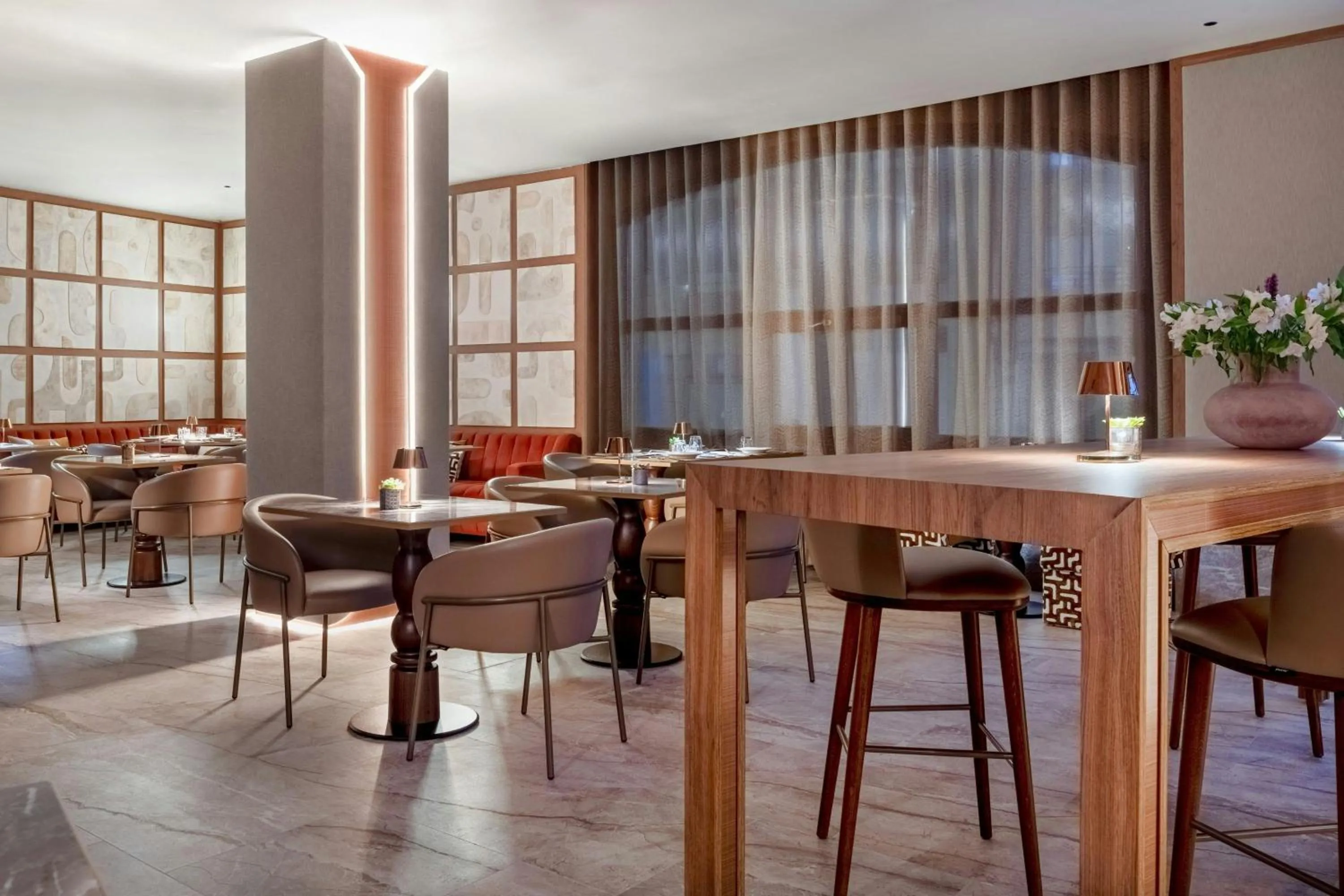 Lounge or bar in AC Hotel by Marriott Cartagena