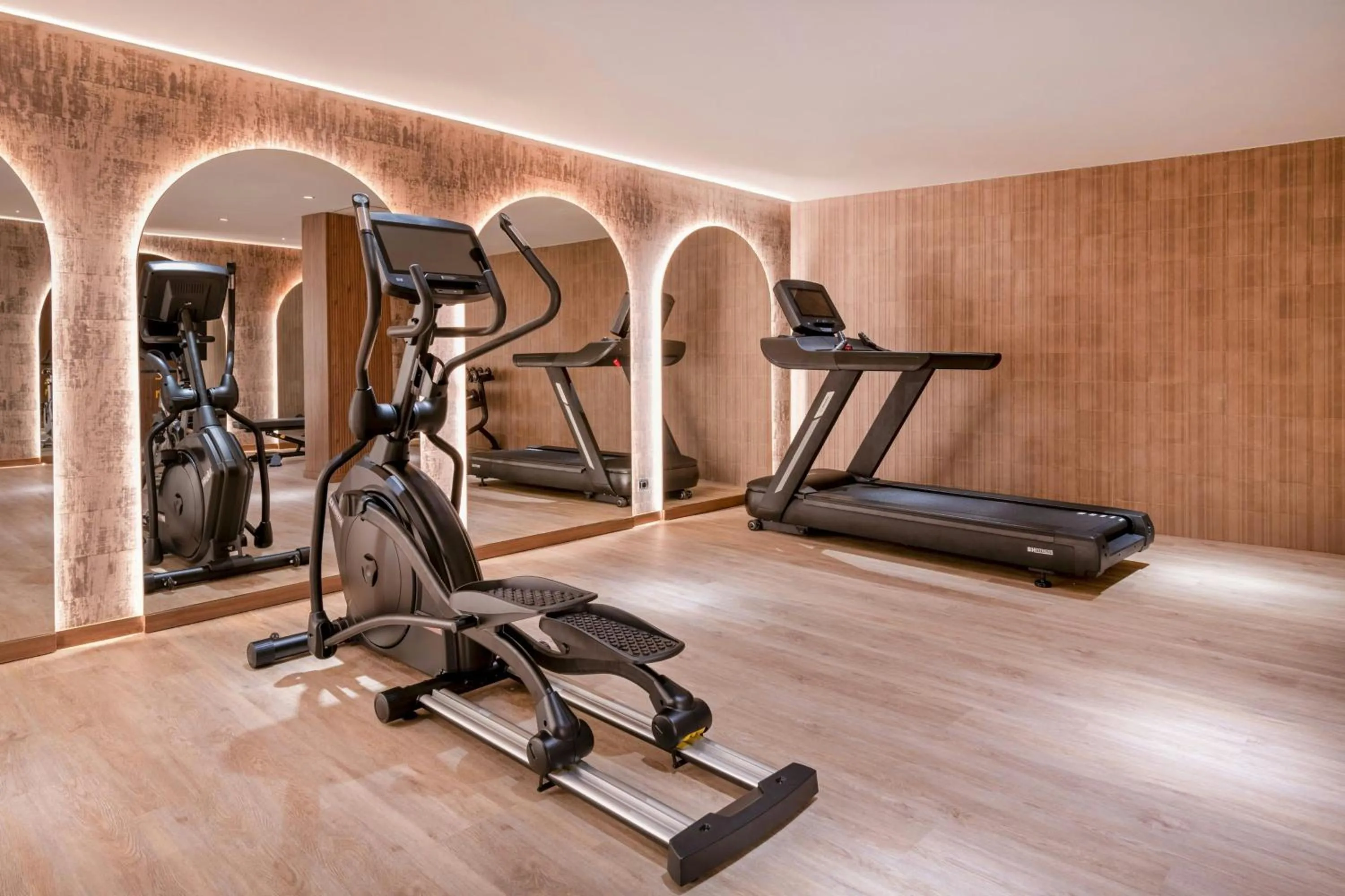 Fitness centre/facilities in AC Hotel by Marriott Cartagena