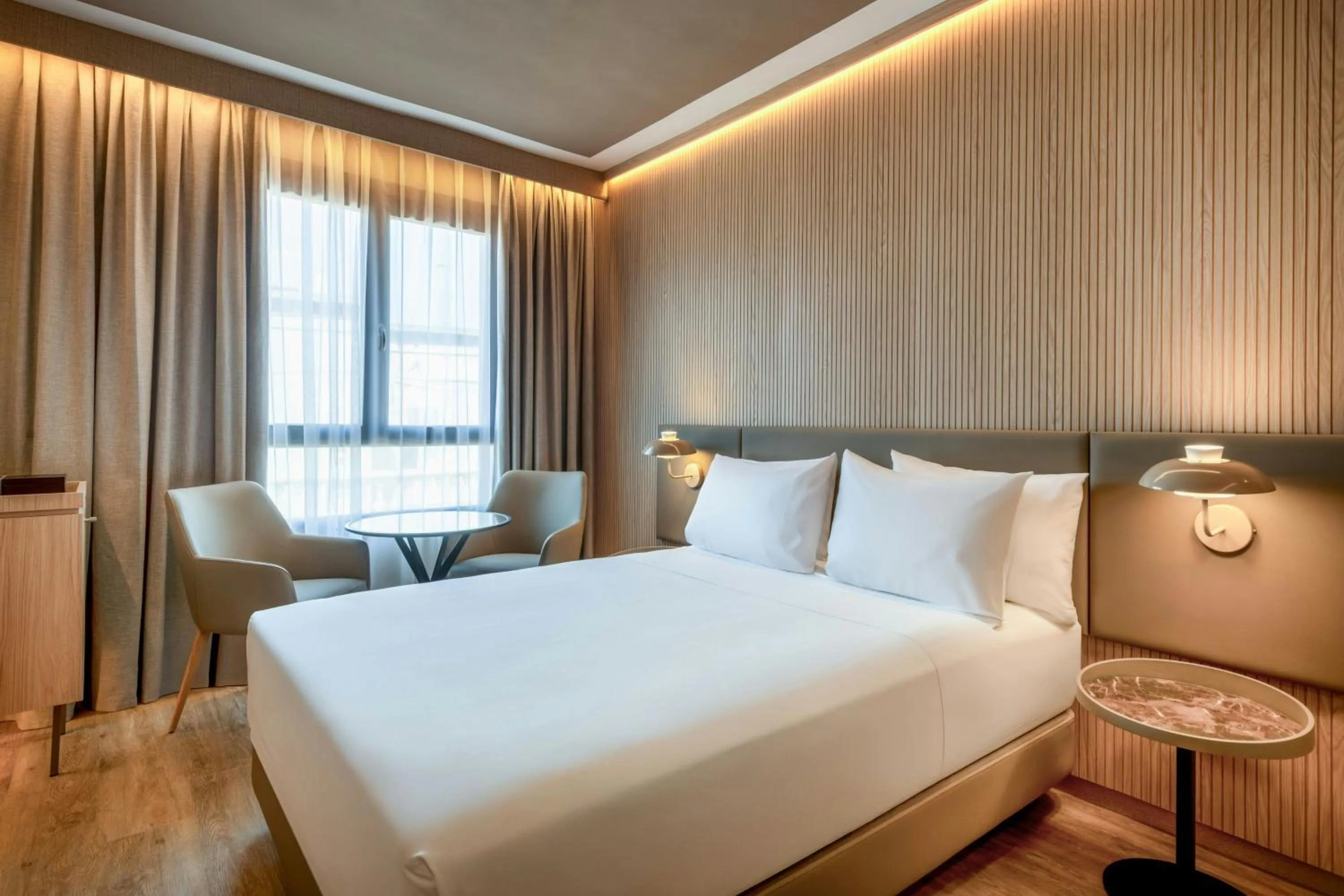 Photo of the whole room, Bed in AC Hotel by Marriott Cartagena