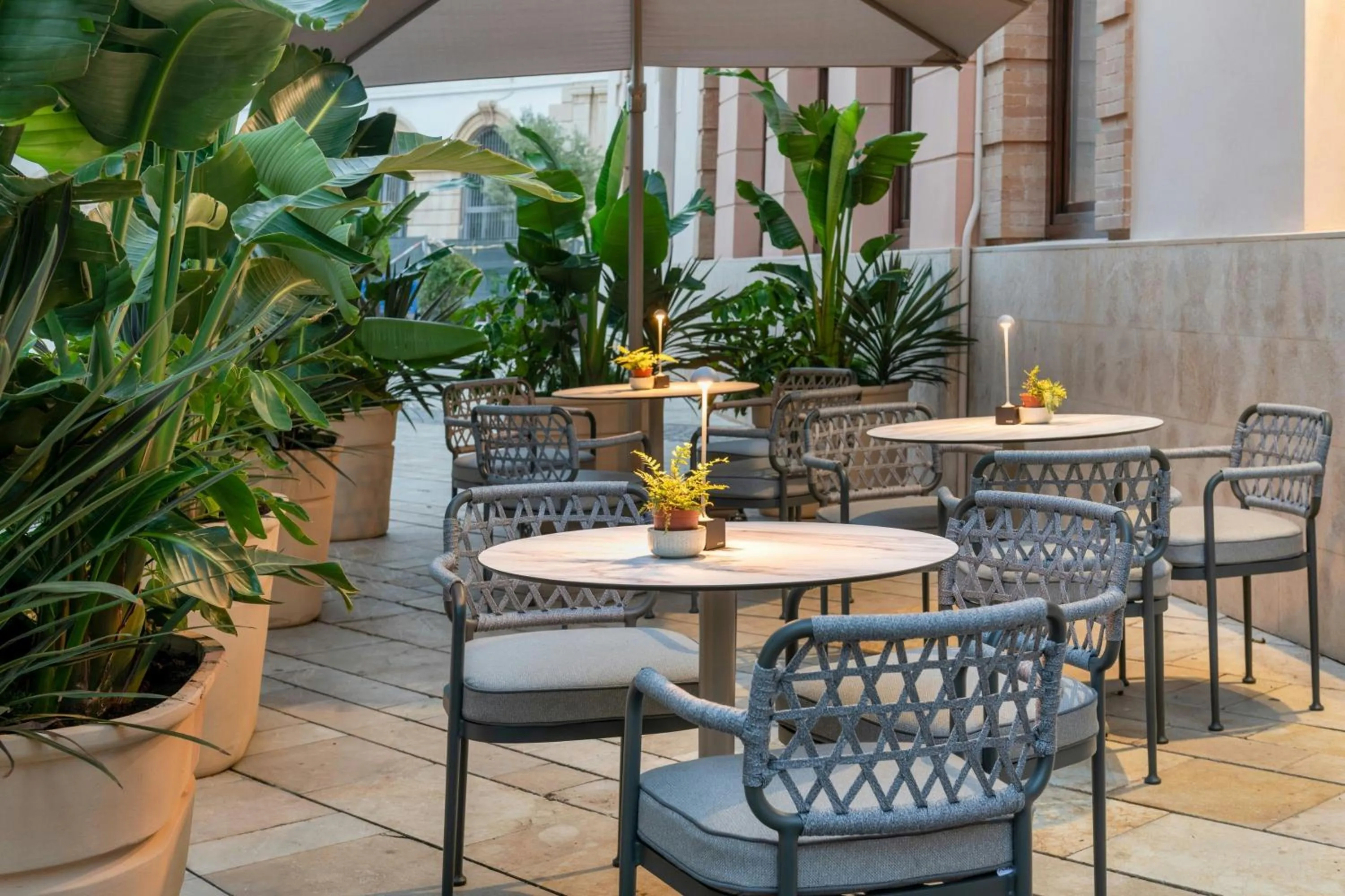 Lounge or bar in AC Hotel by Marriott Cartagena