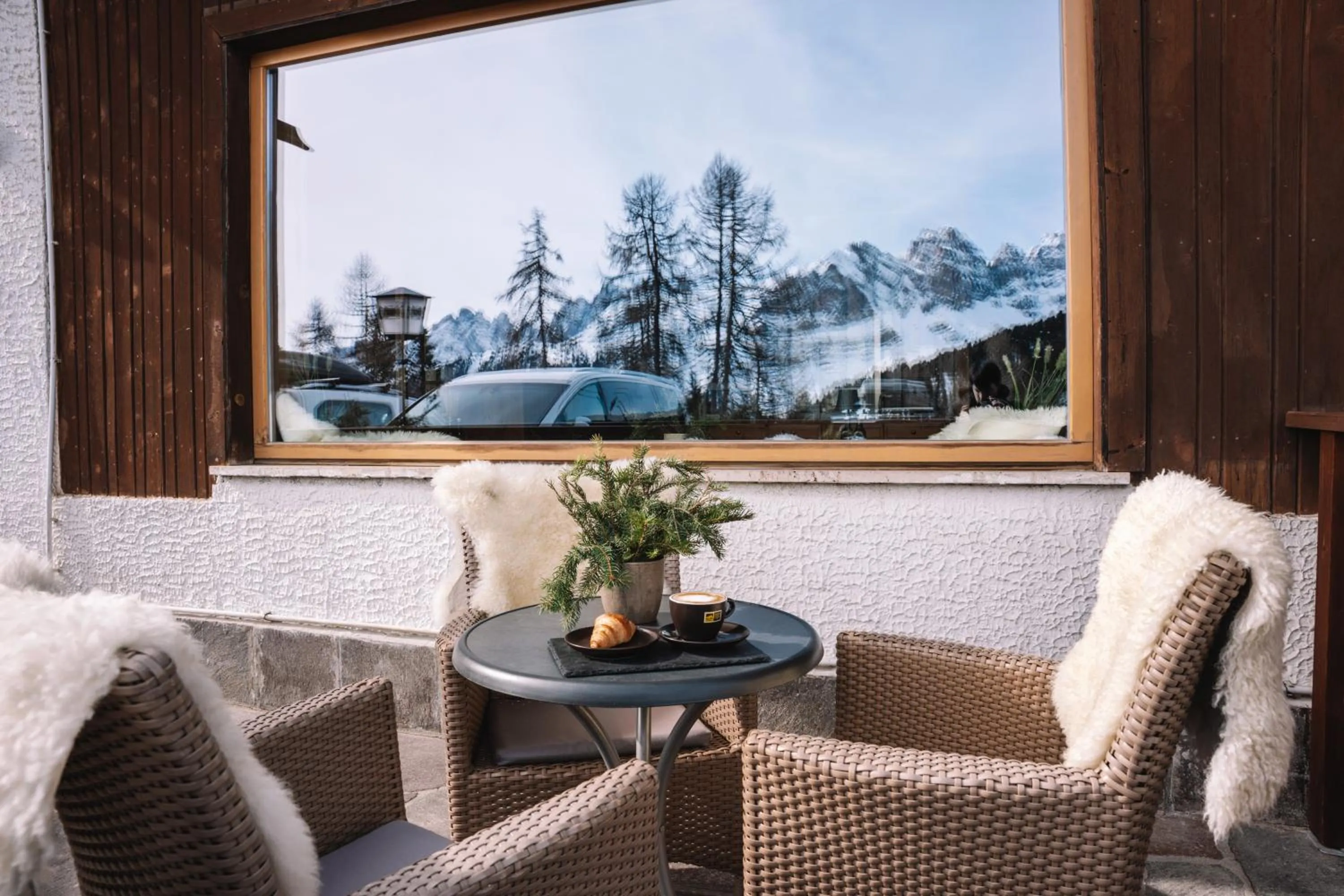 Restaurant/places to eat in PLOSE Parkhotel & Residence