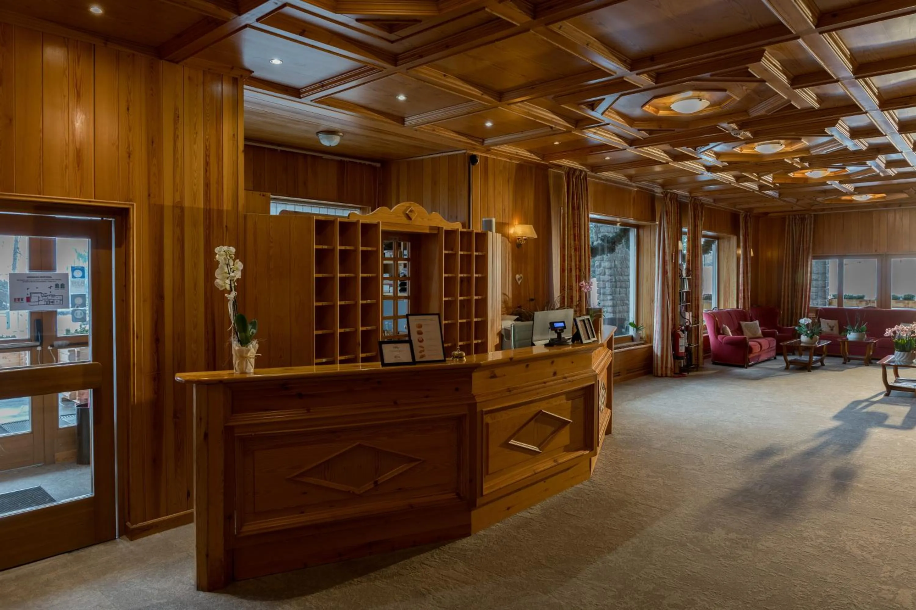 Lobby or reception in PLOSE Parkhotel & Residence