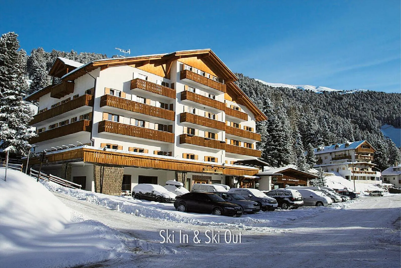 Property building in PLOSE Parkhotel & Residence