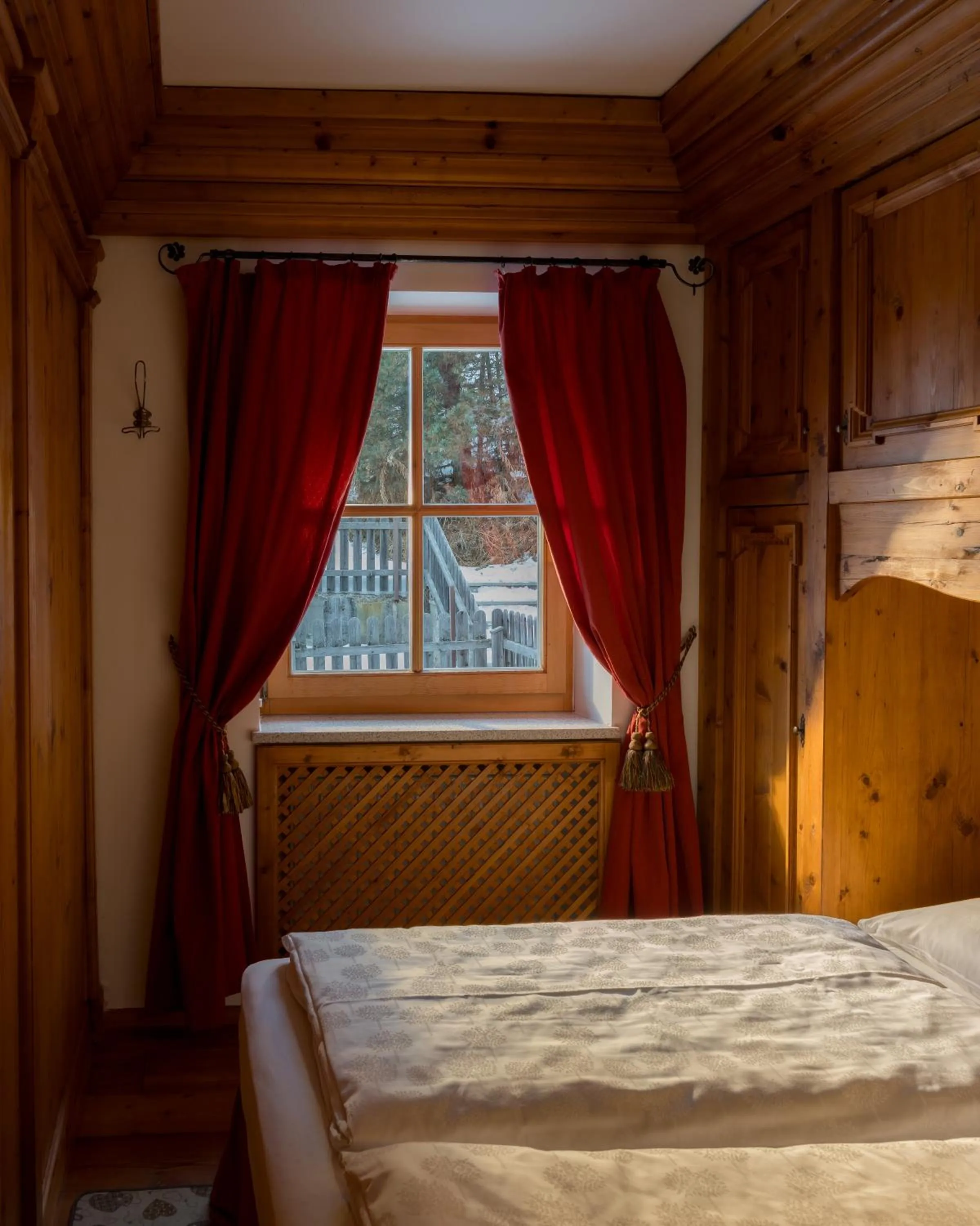 Bed in PLOSE Parkhotel & Residence