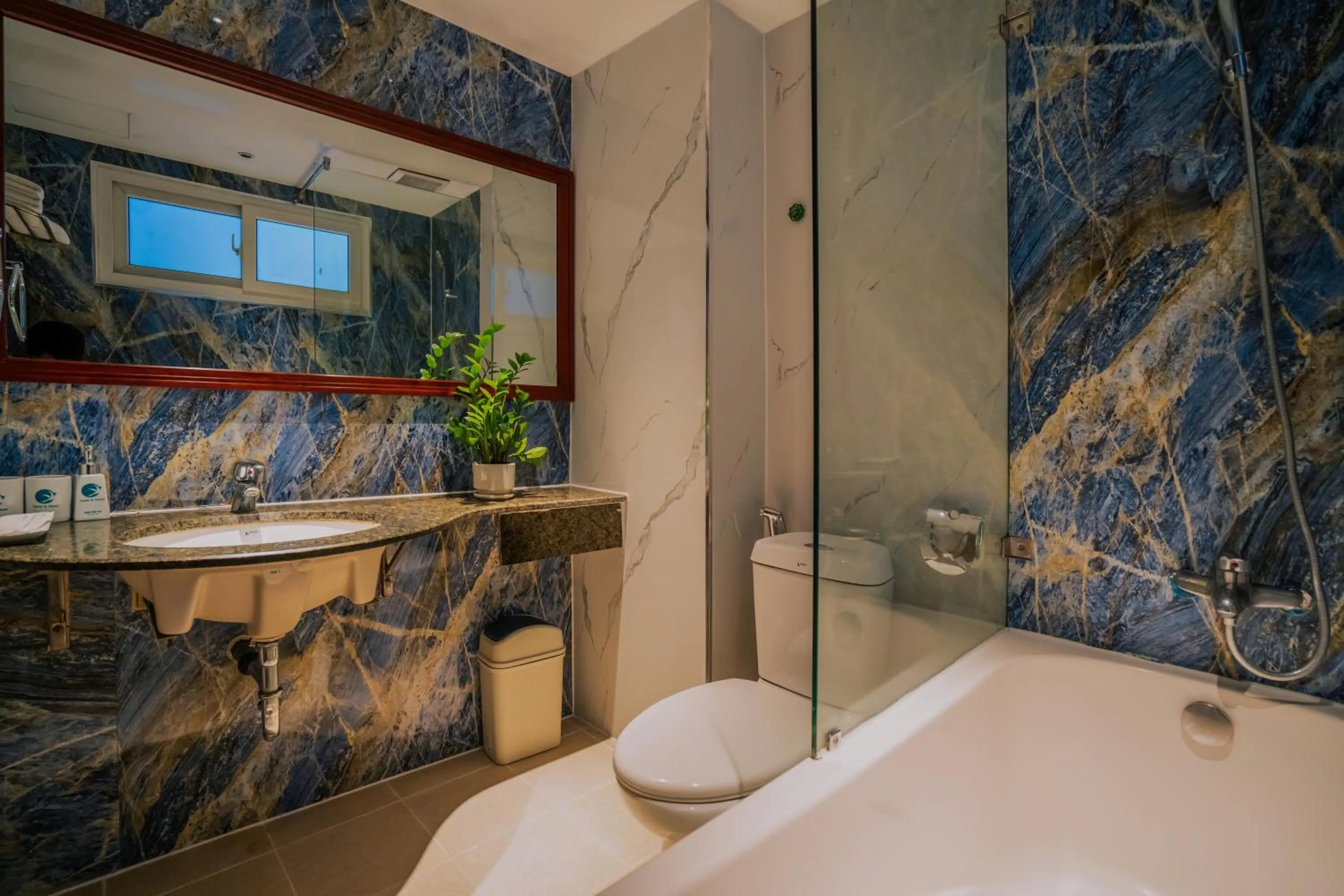 Bathroom in Hanoi Center Silk Classic Hotel & Travel