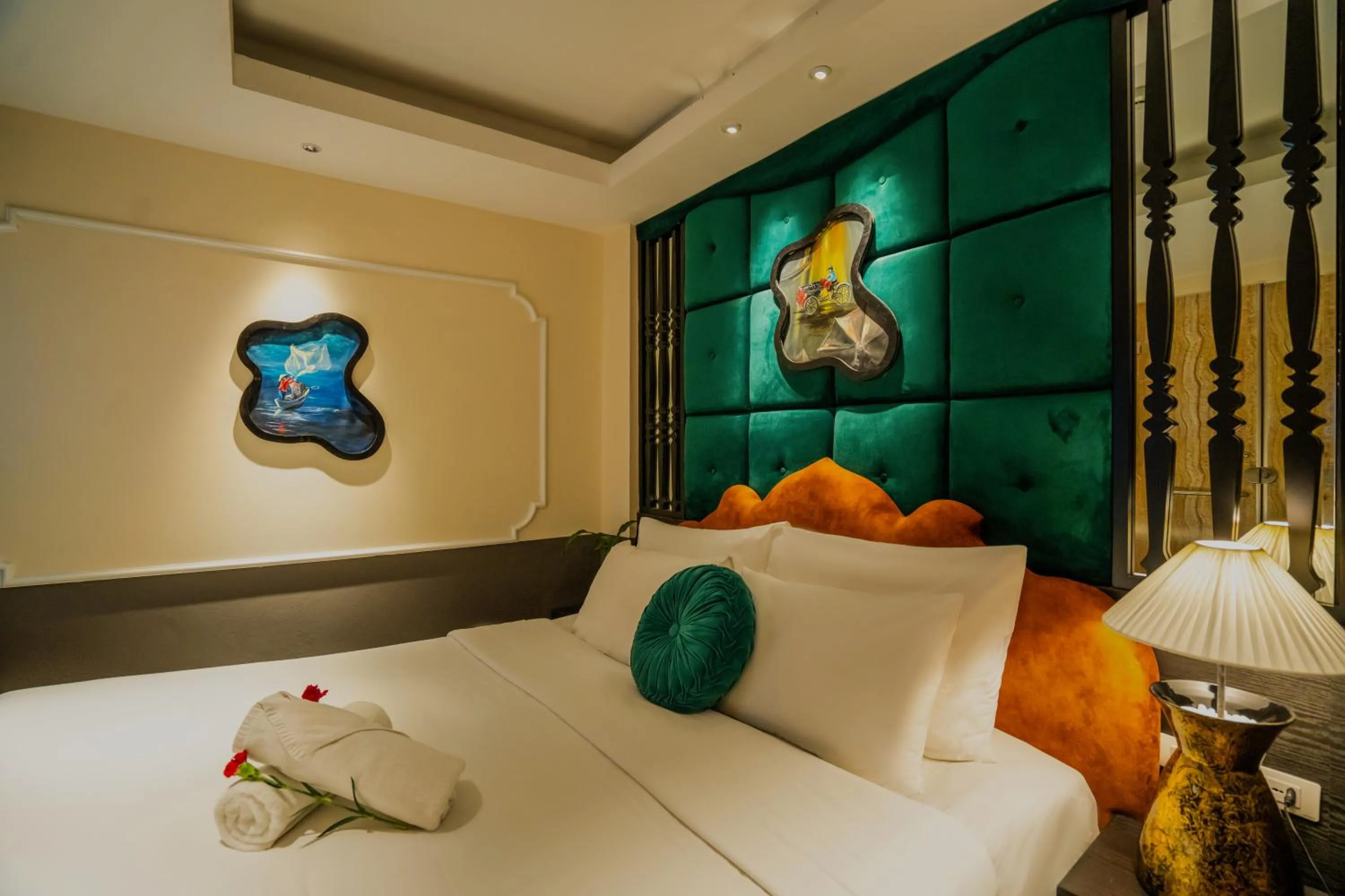 Bed in Hanoi Center Silk Classic Hotel & Travel