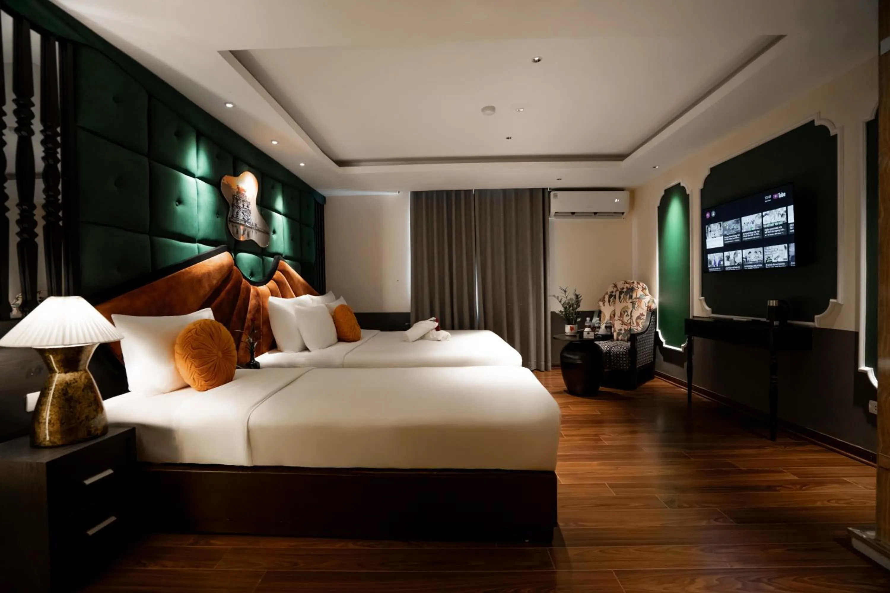 Bed in Hanoi Center Silk Classic Hotel & Travel