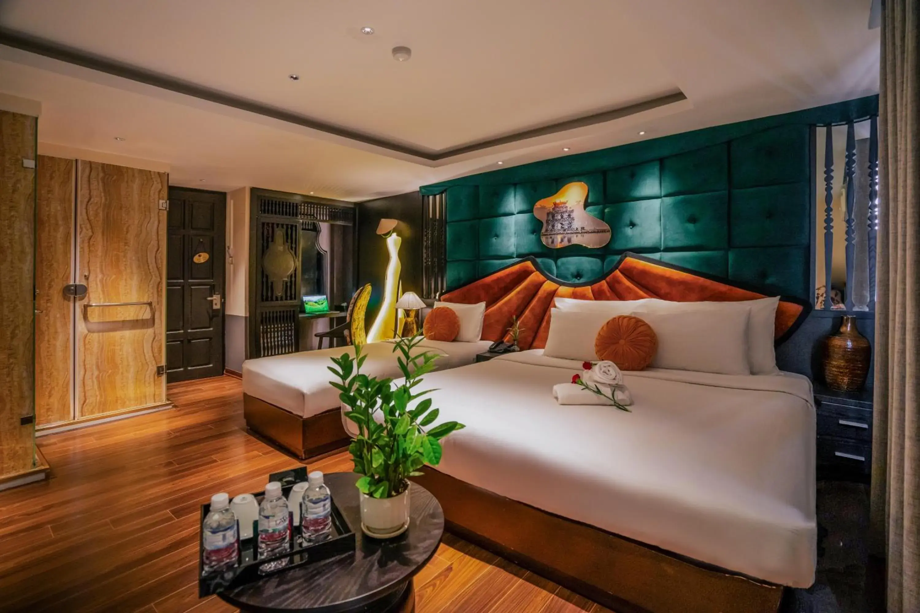 Classic Quadruple Room in Hanoi Center Silk Classic Hotel & Travel Classic Quadruple Room in Hanoi Center Silk Classic Hotel & Travel