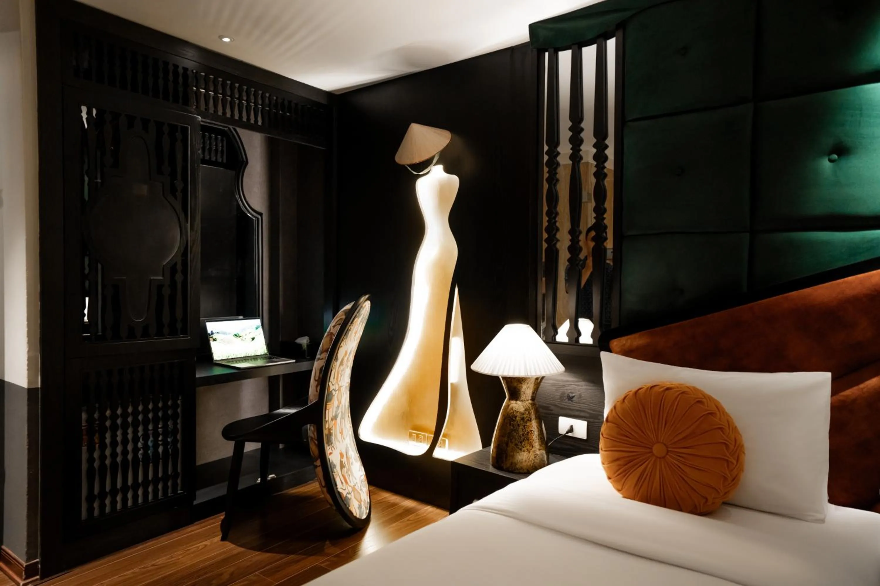 Bed in Hanoi Center Silk Classic Hotel & Travel