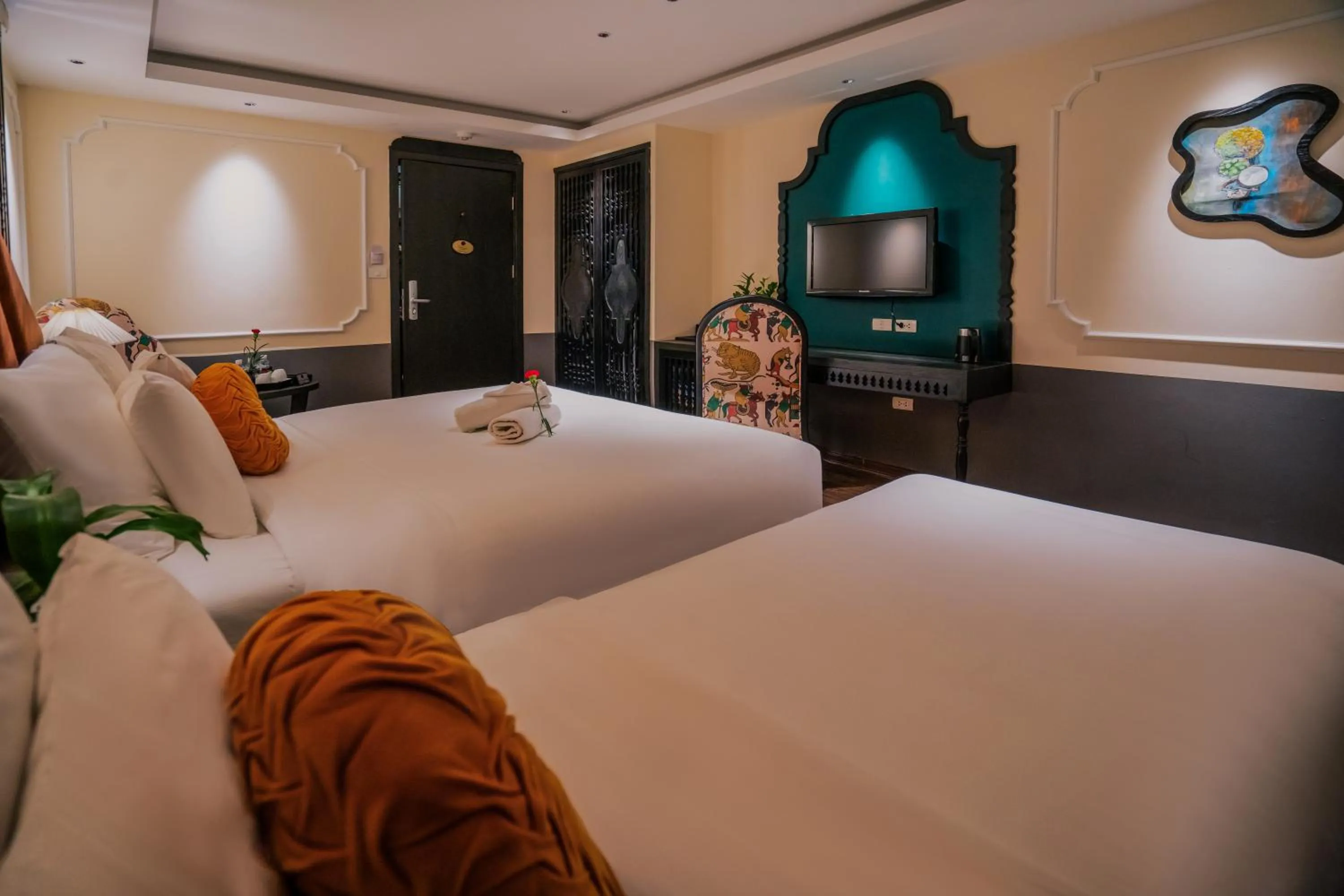 Bed in Hanoi Center Silk Classic Hotel & Travel