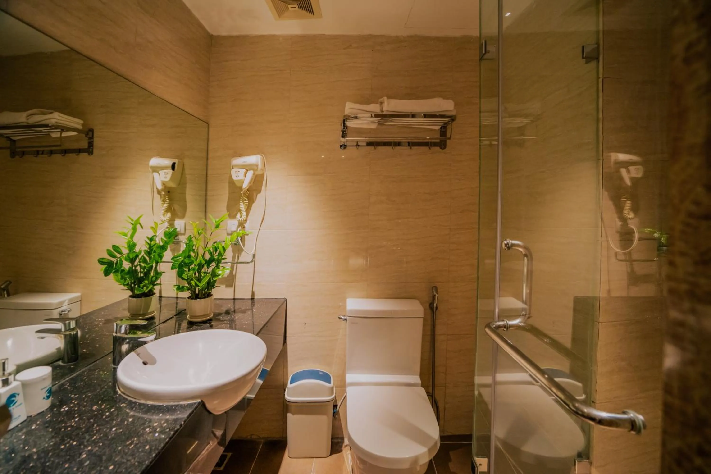 Bathroom in Hanoi Center Silk Classic Hotel & Travel