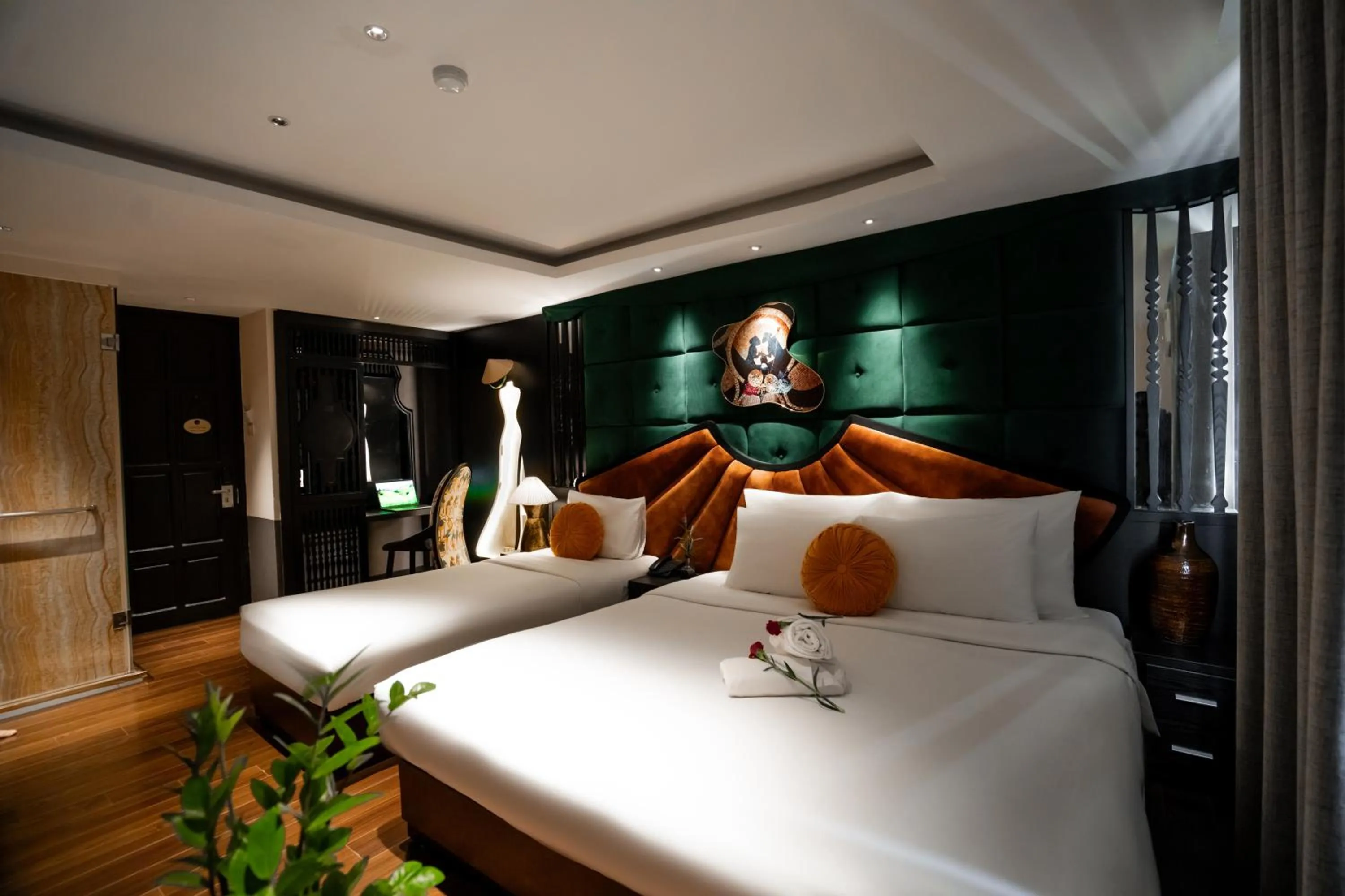 Bed in Hanoi Center Silk Classic Hotel & Travel