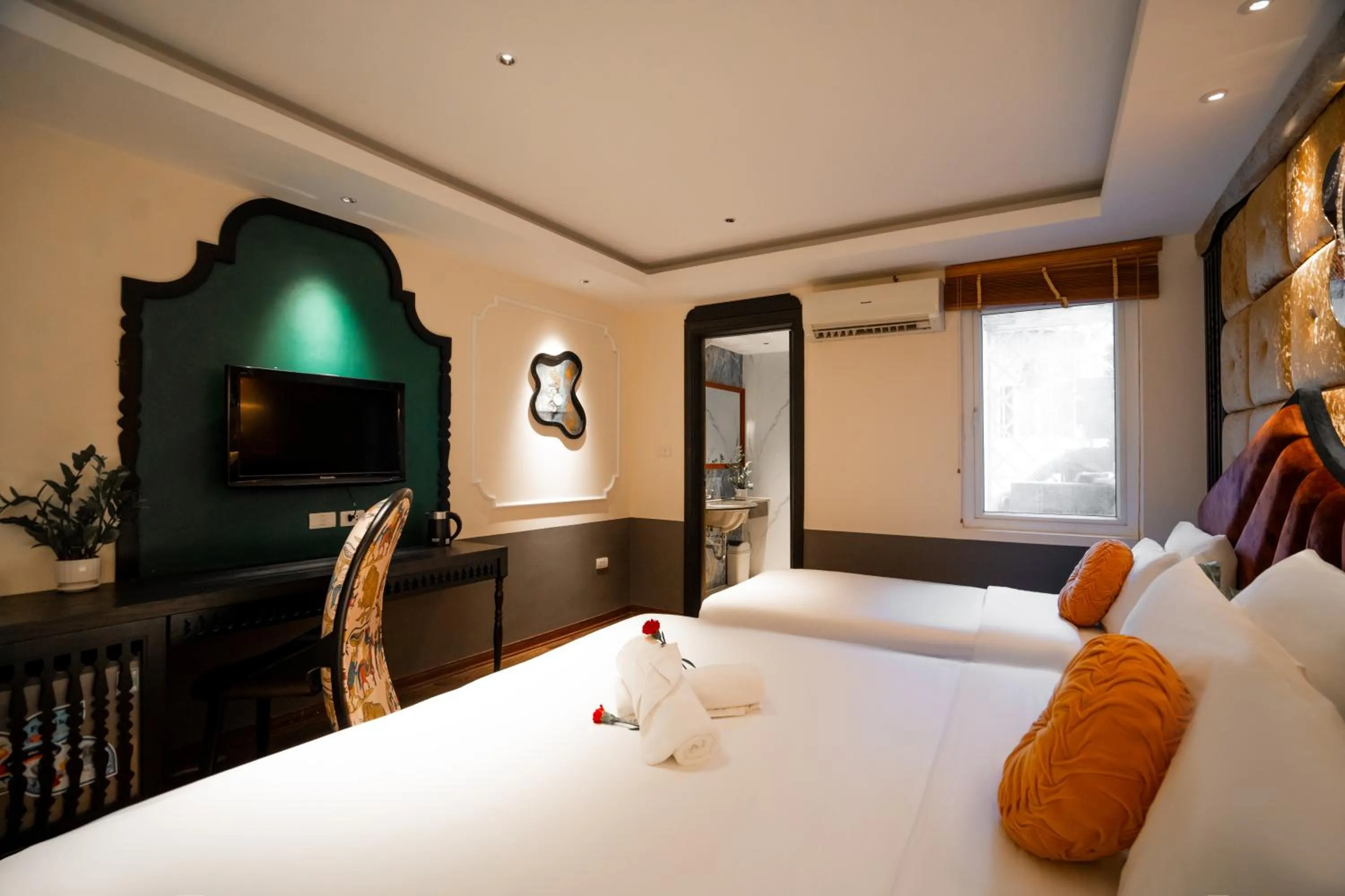 Bed in Hanoi Center Silk Classic Hotel & Travel