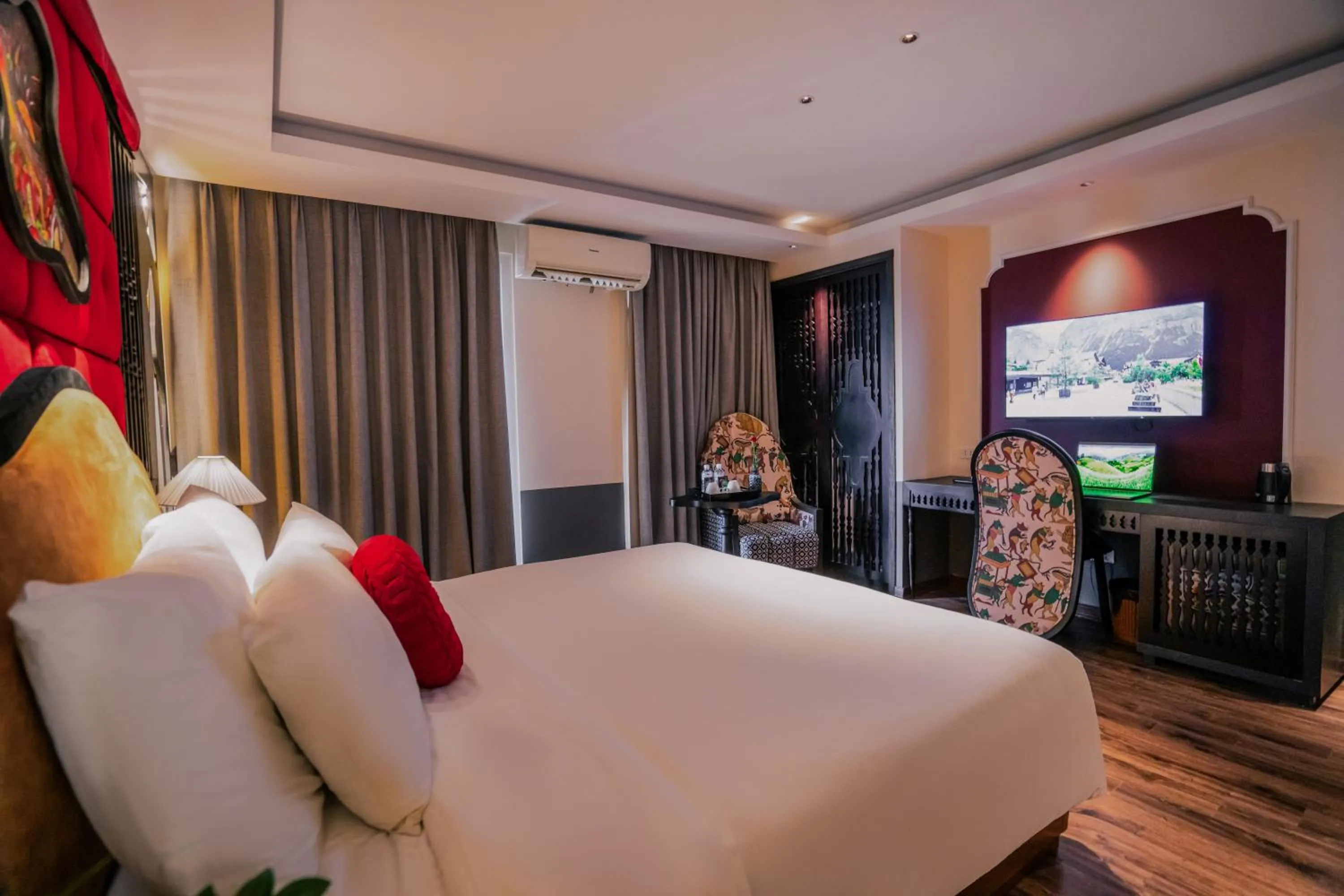 Bed in Hanoi Center Silk Classic Hotel & Travel