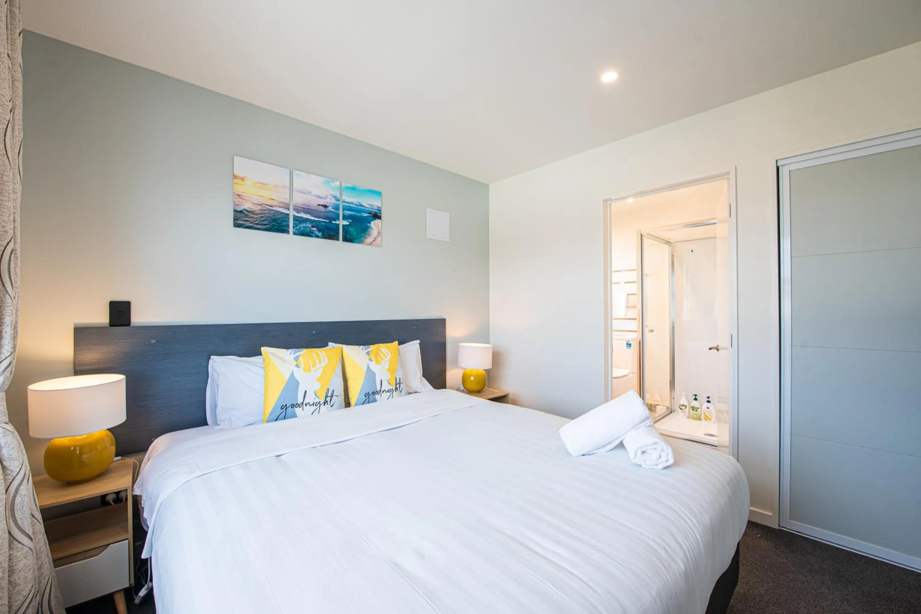 Bedroom, Bed in 37 Galaxy B