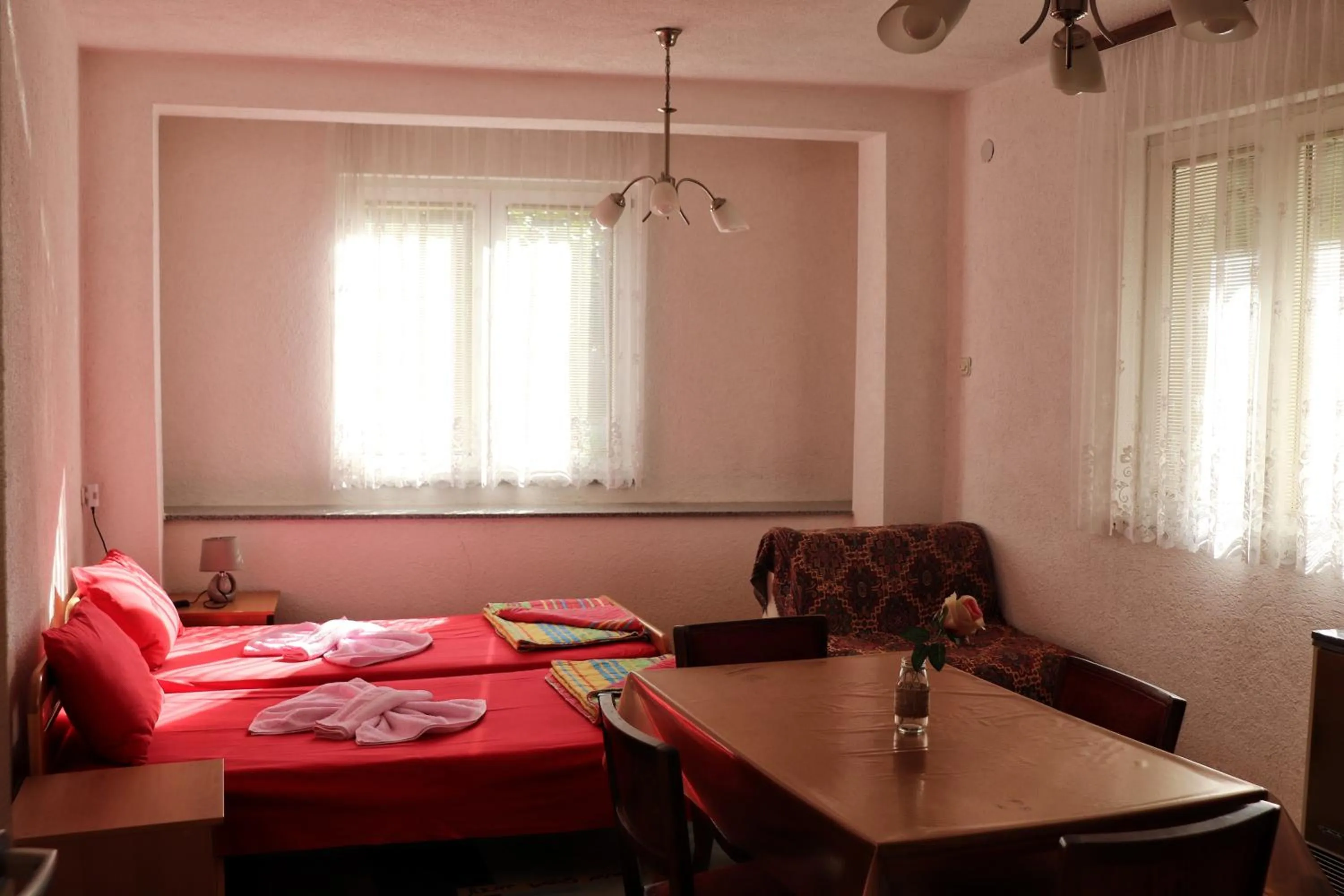 Bogdanoski Studios & Guest Rooms