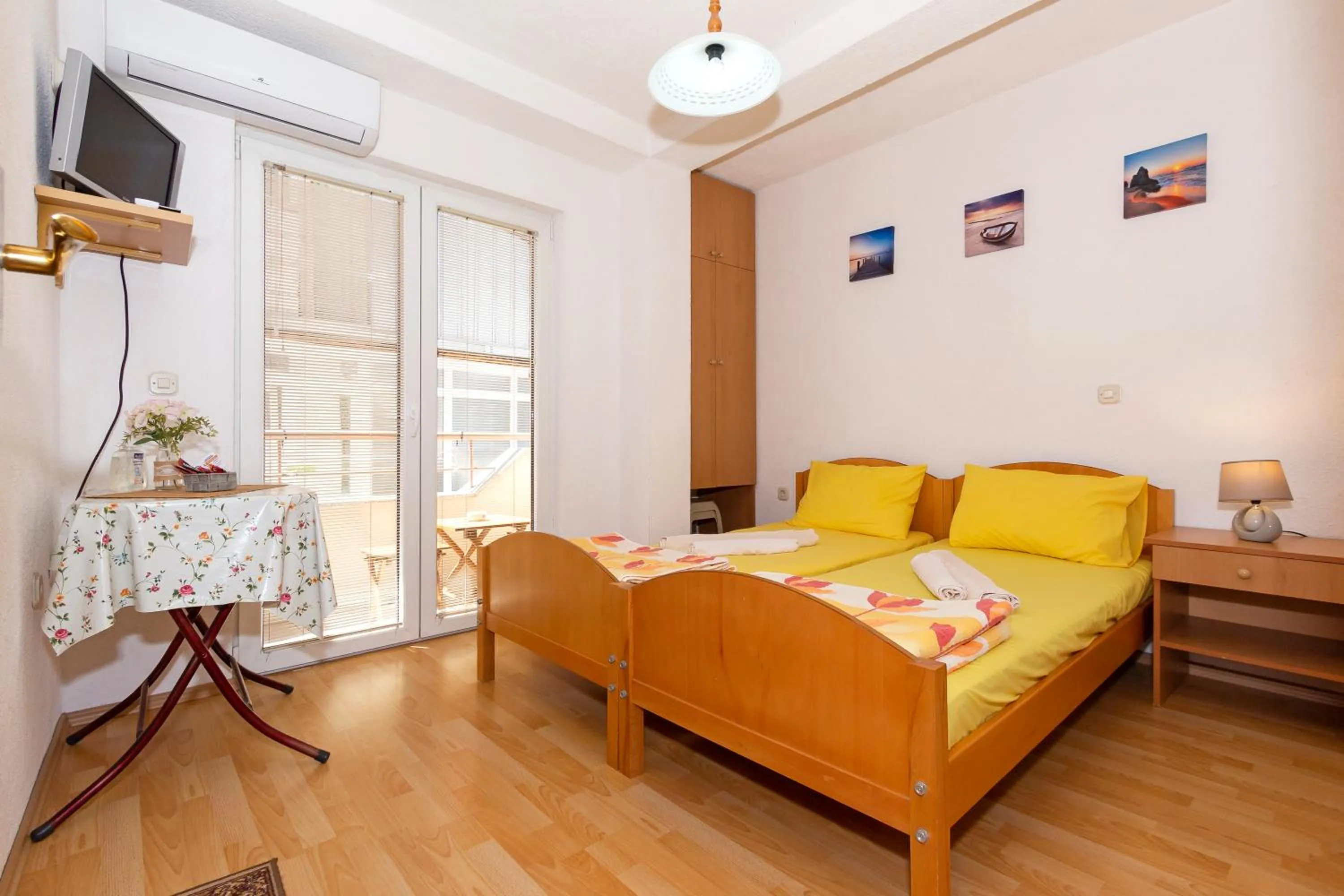 Bed in Bogdanoski Studios & Guest Rooms