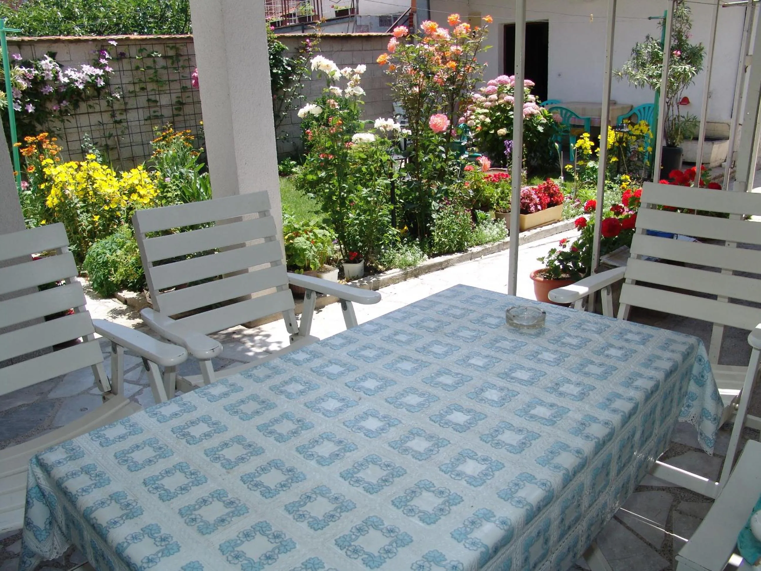 Garden in Bogdanoski Studios & Guest Rooms