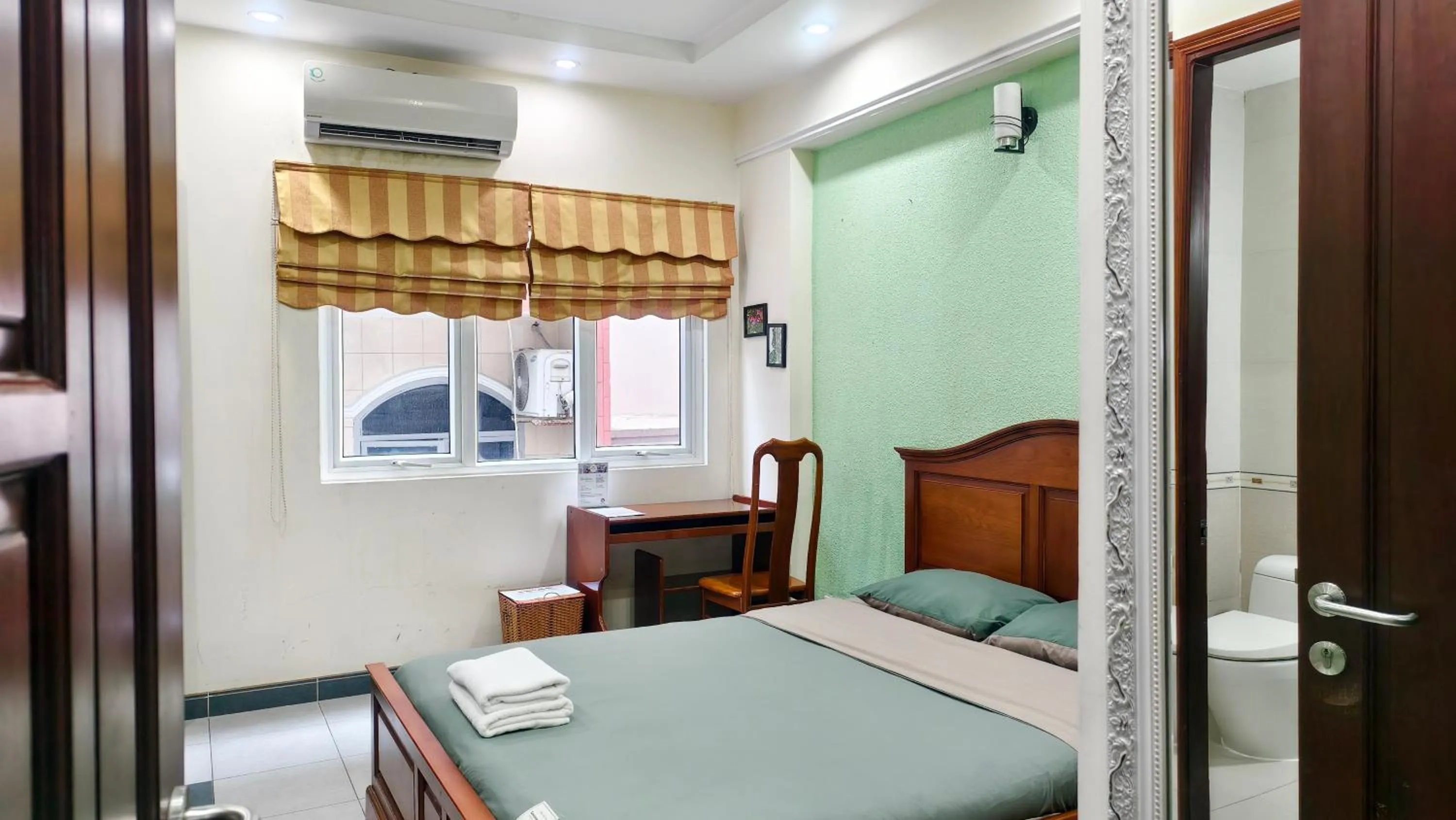 Bed in Sen Vivian Home