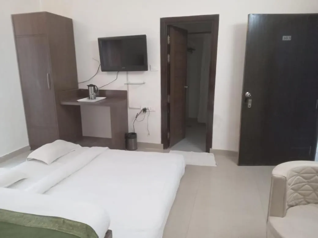 Bed in Mani Ram Palace Hotel & Restaurant