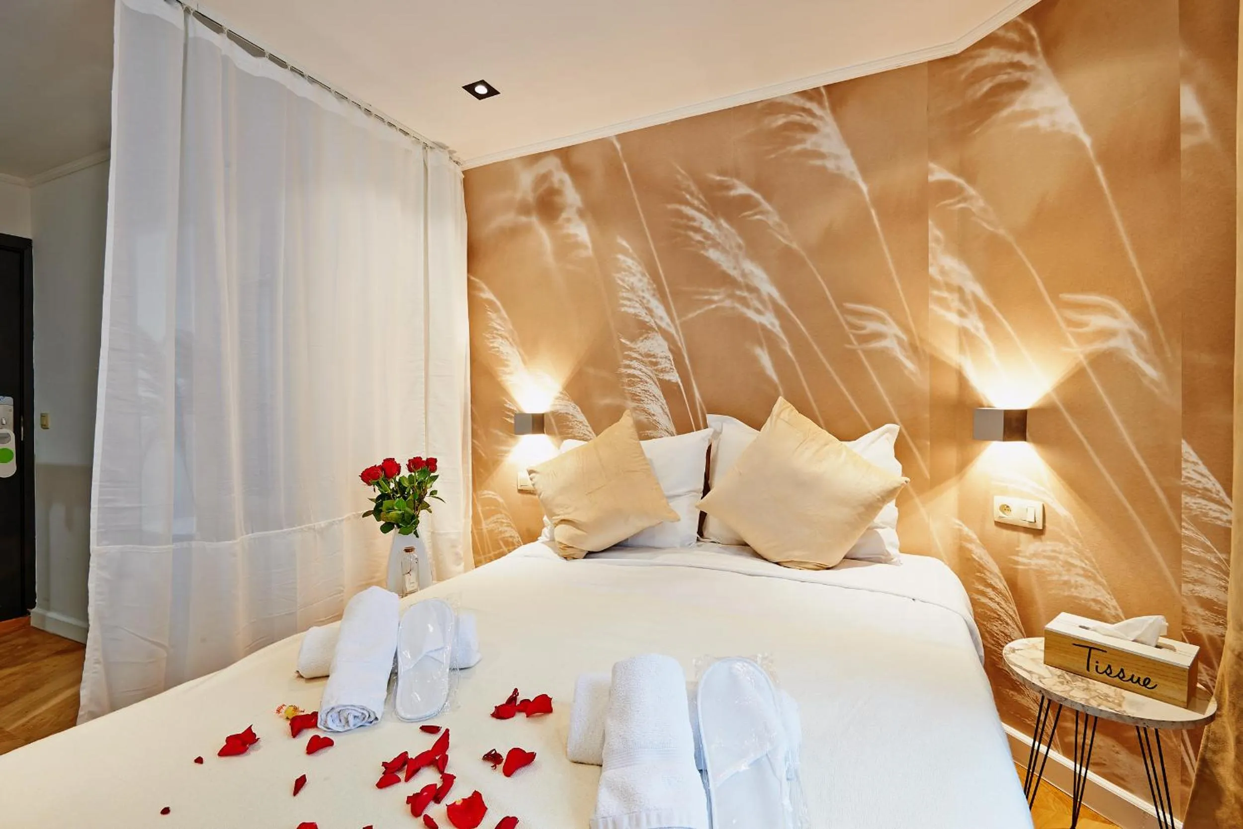 Bed in Hotel Les Ecrins