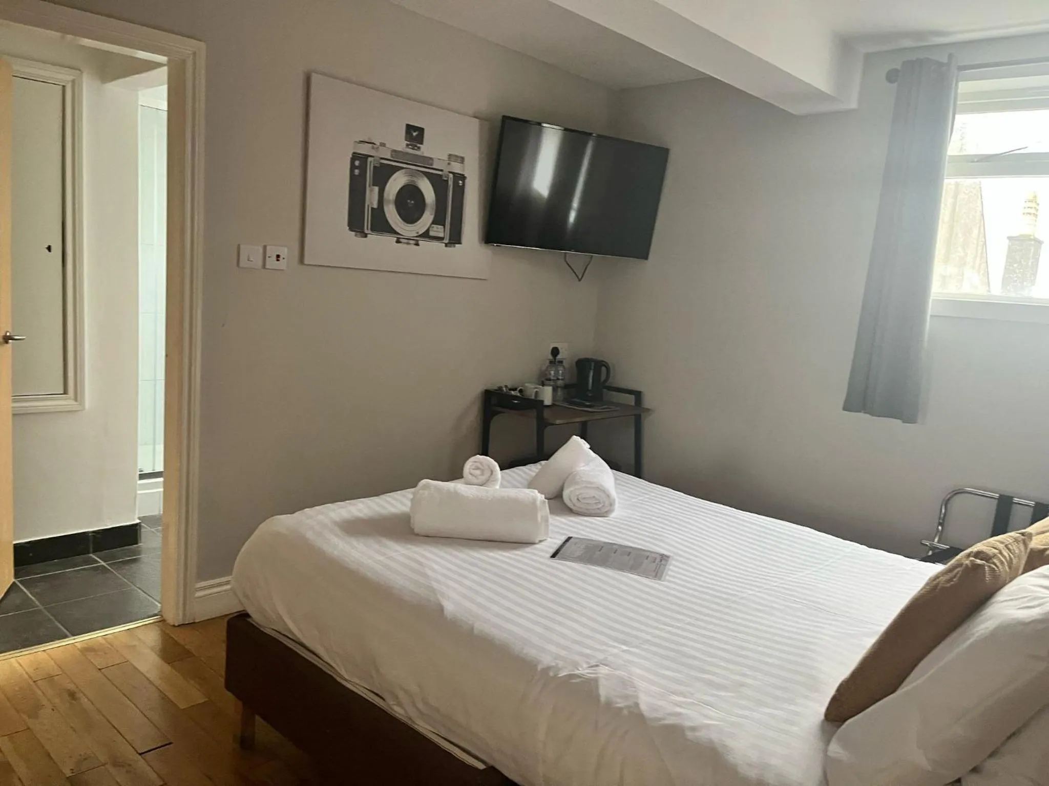 Bed in Laurel Bank Hotel