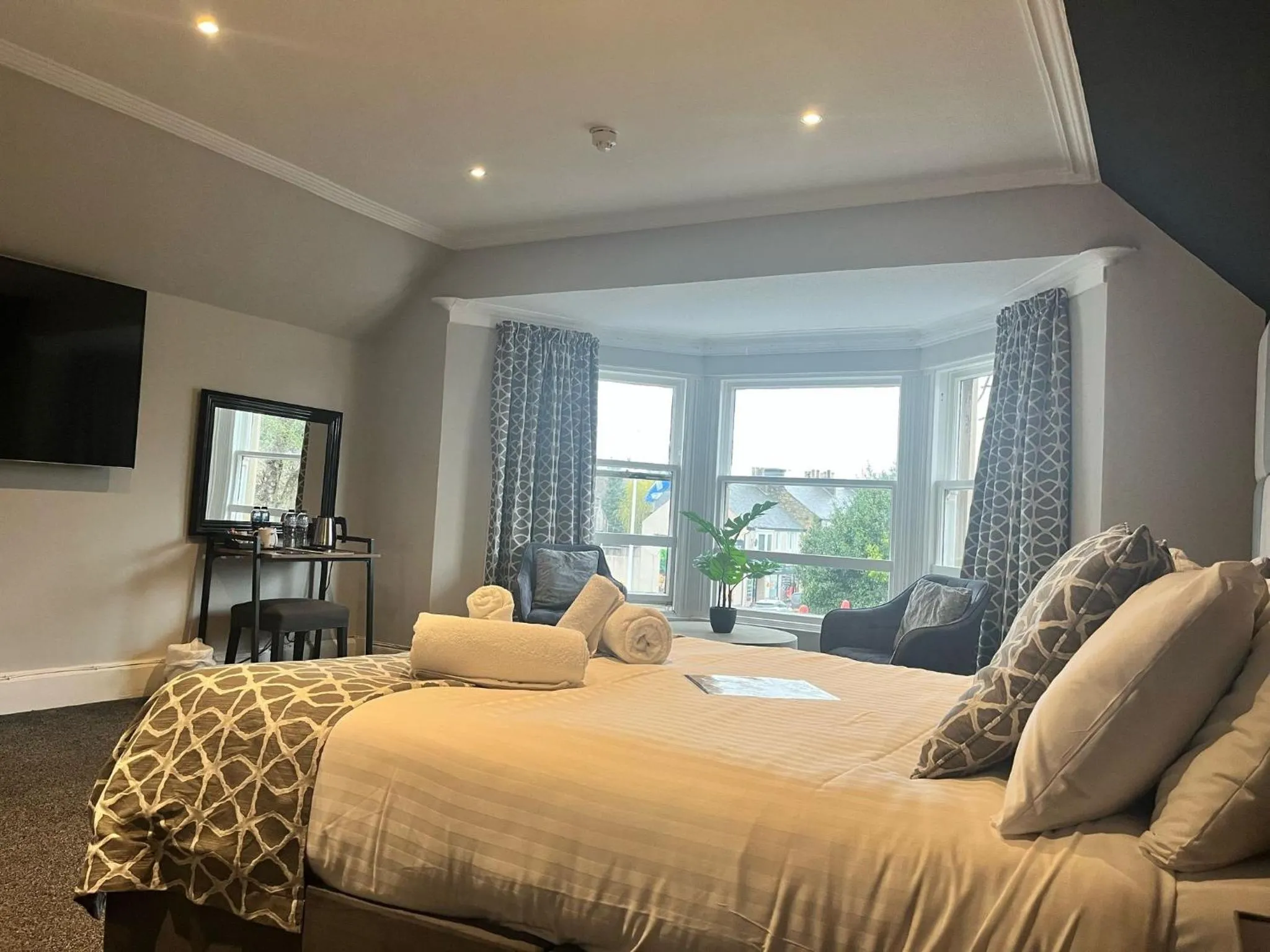 Bed in Laurel Bank Hotel