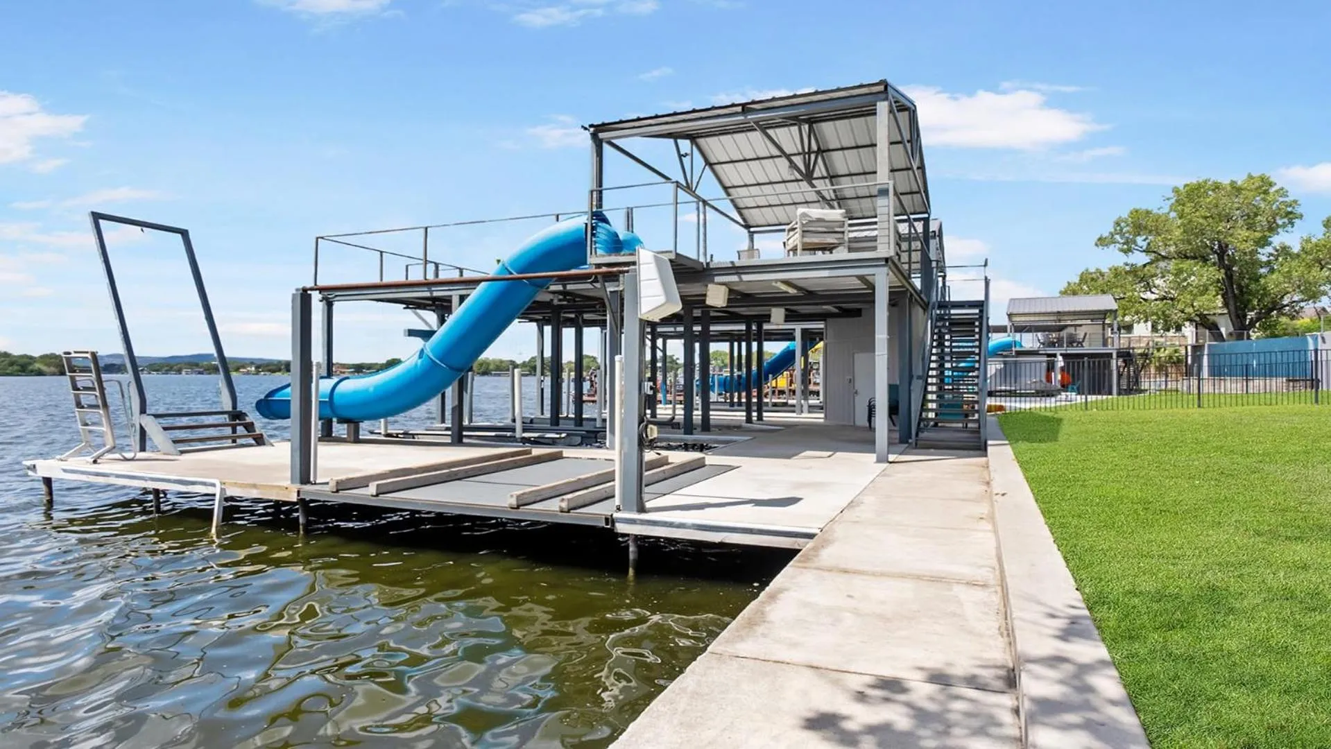 Luxury Waterfront Pool Hot Tub Boat Slips