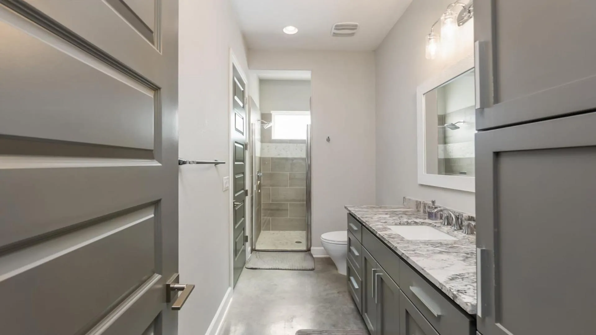 Luxury Waterfront Pool Hot Tub Boat Slips