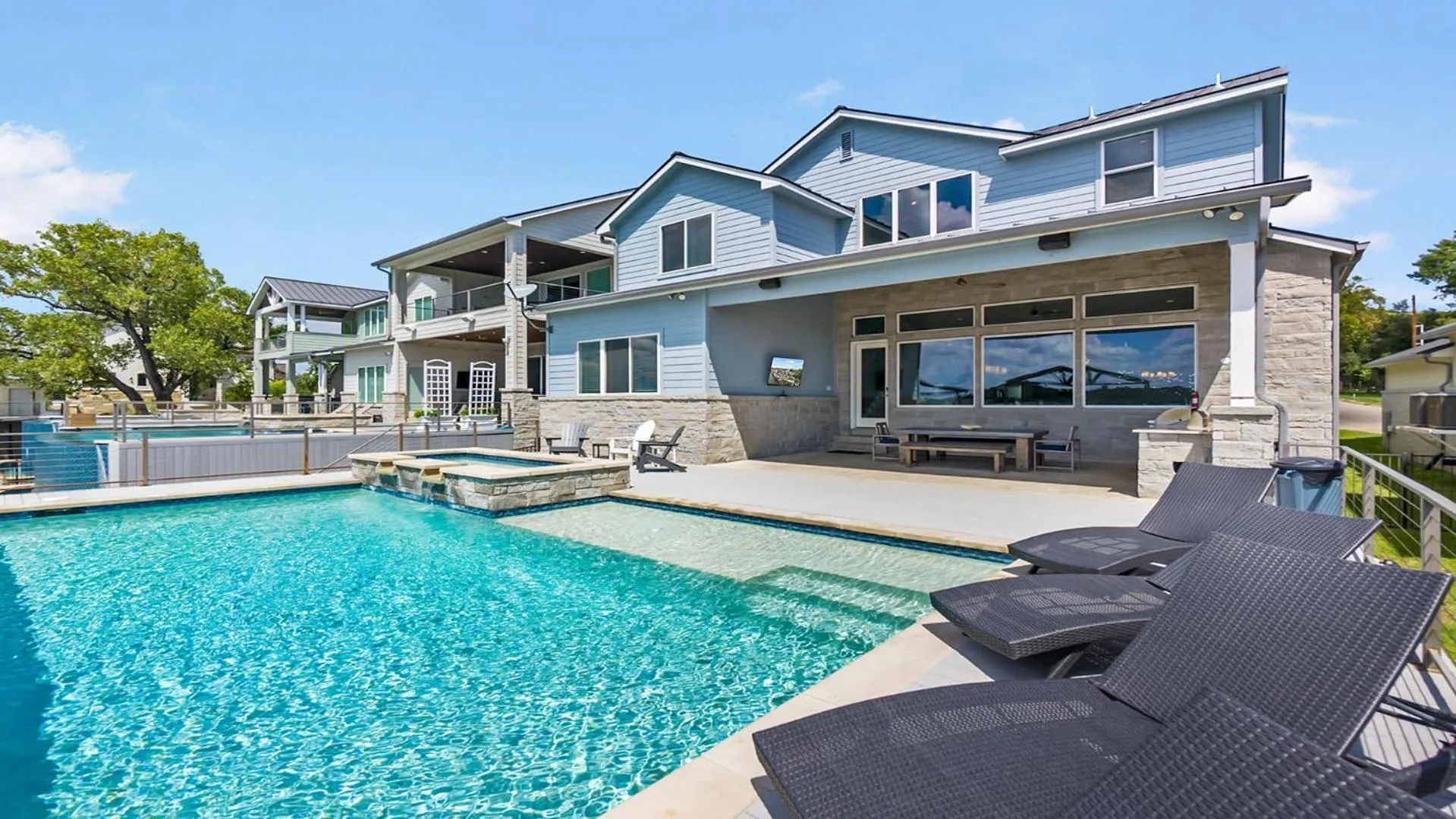 Luxury Waterfront Pool Hot Tub Boat Slips