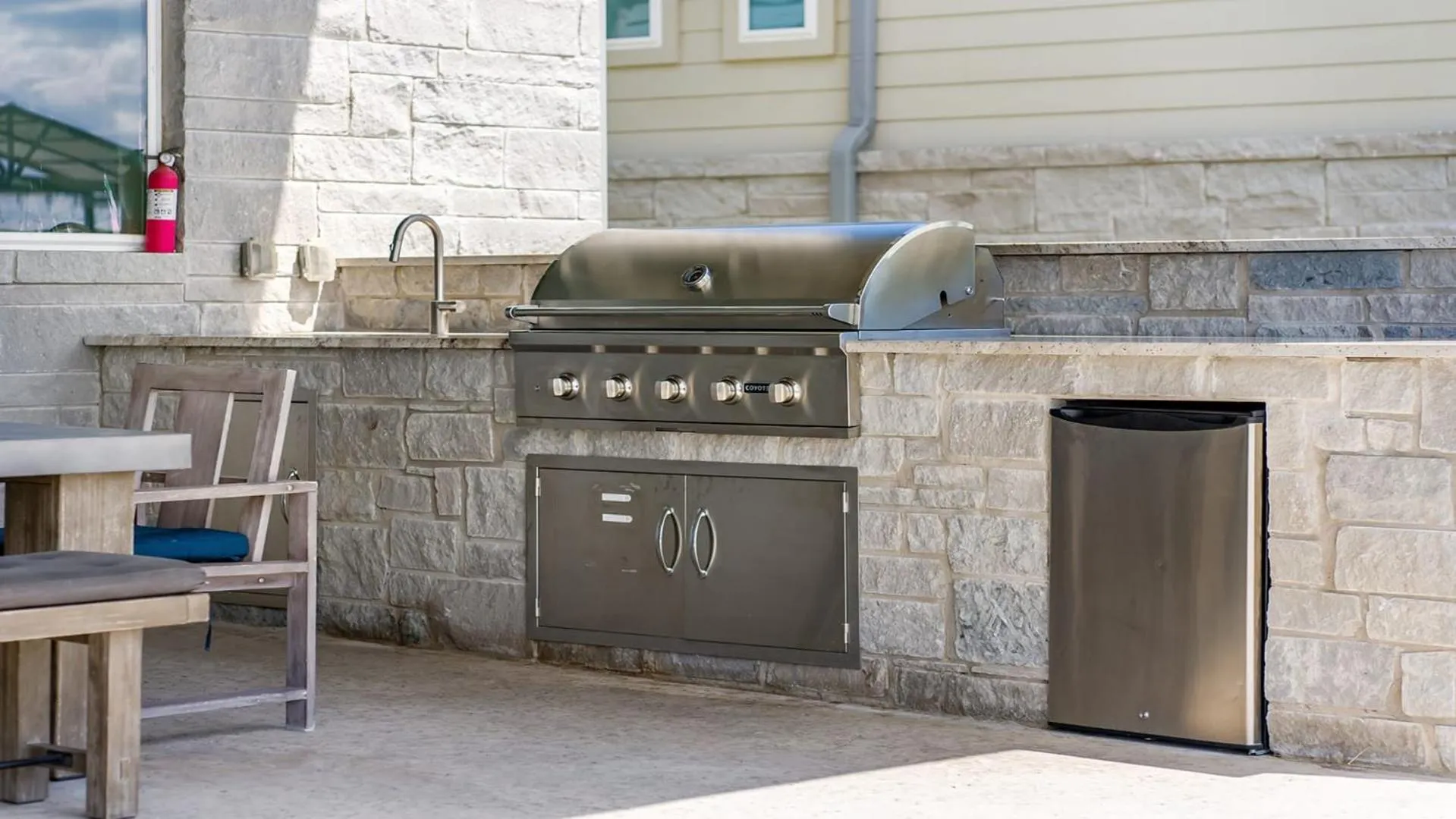 Luxury Waterfront Pool Hot Tub Boat Slips