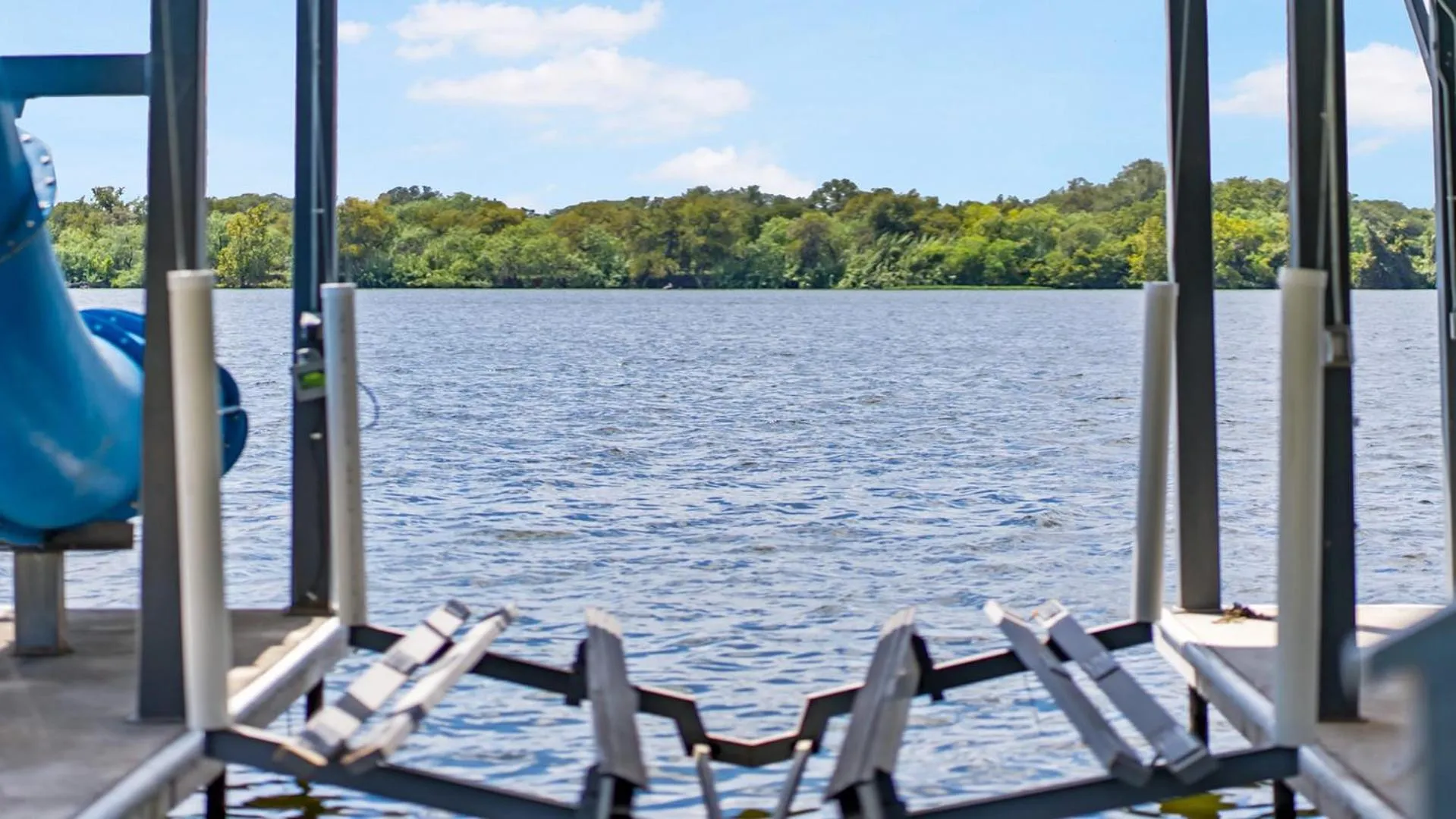 Luxury Waterfront Pool Hot Tub Boat Slips