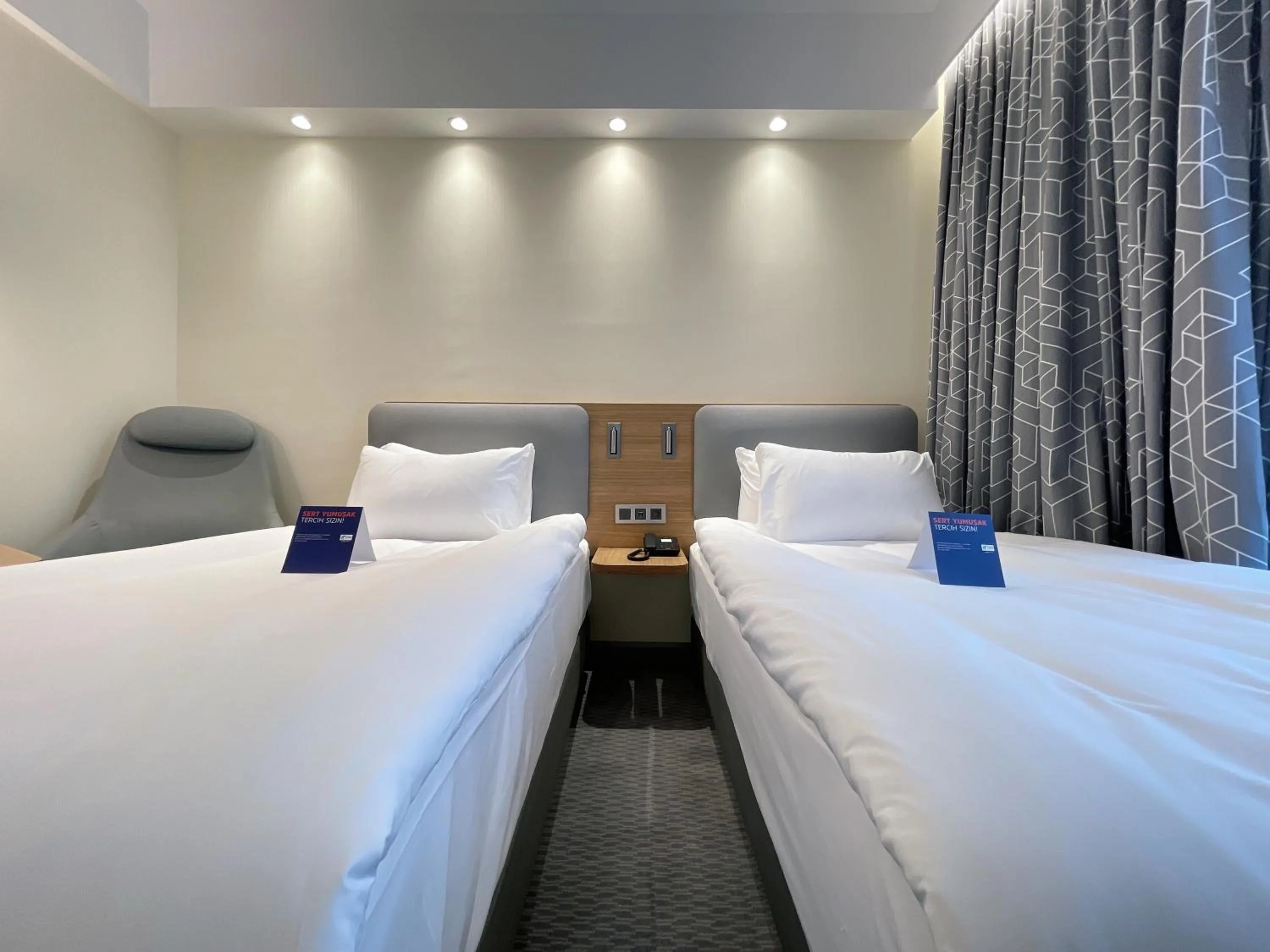 Bedroom, Bed in Holiday Inn Express - Ankara - Airport by IHG