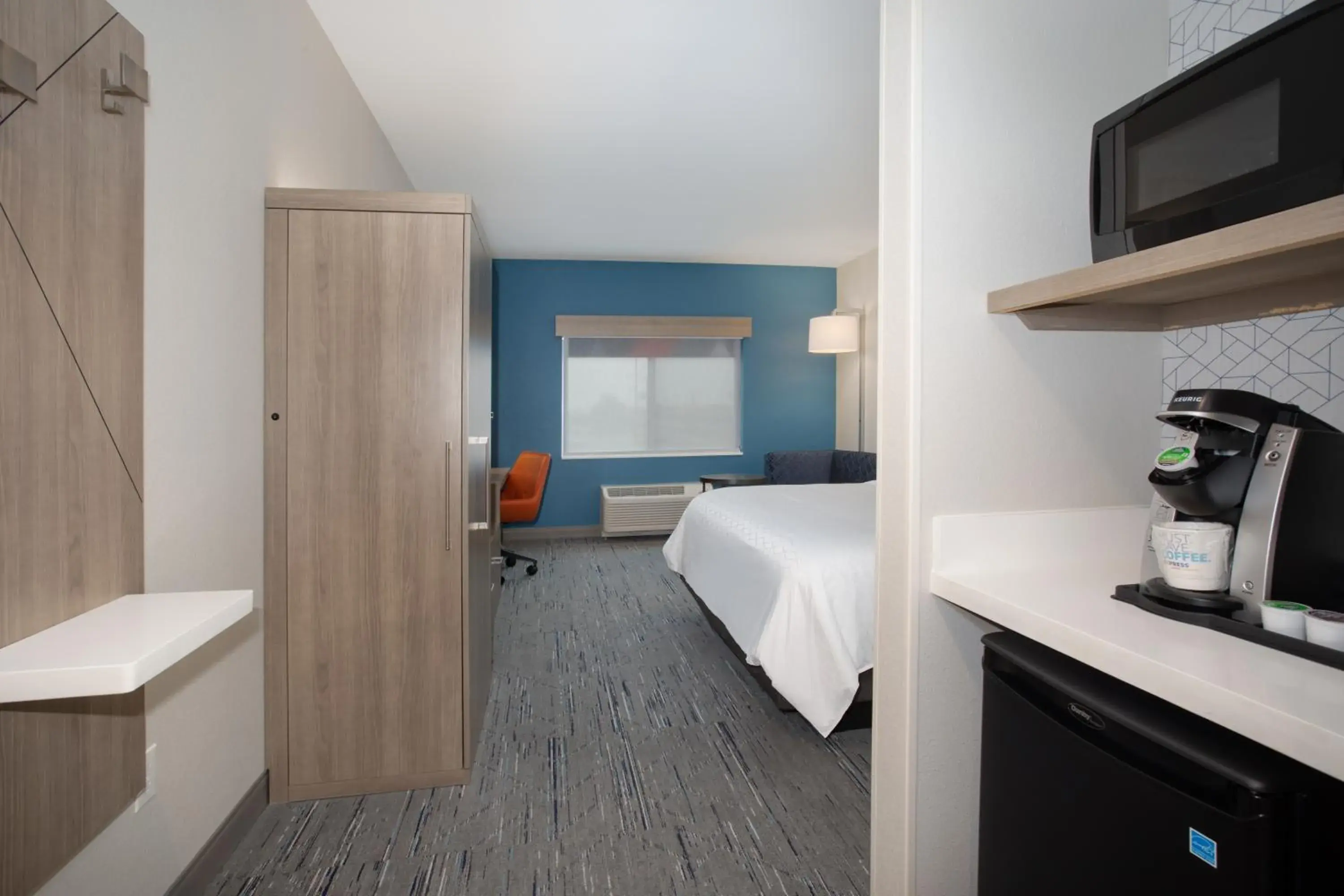King Room - Hearing Accessible/Non-Smoking in Holiday Inn Express & Suites - Meridian - Boise West by IHG King Room - Hearing Accessible/Non-Smoking in Holiday Inn Express & Suites - Meridian - Boise West by IHG