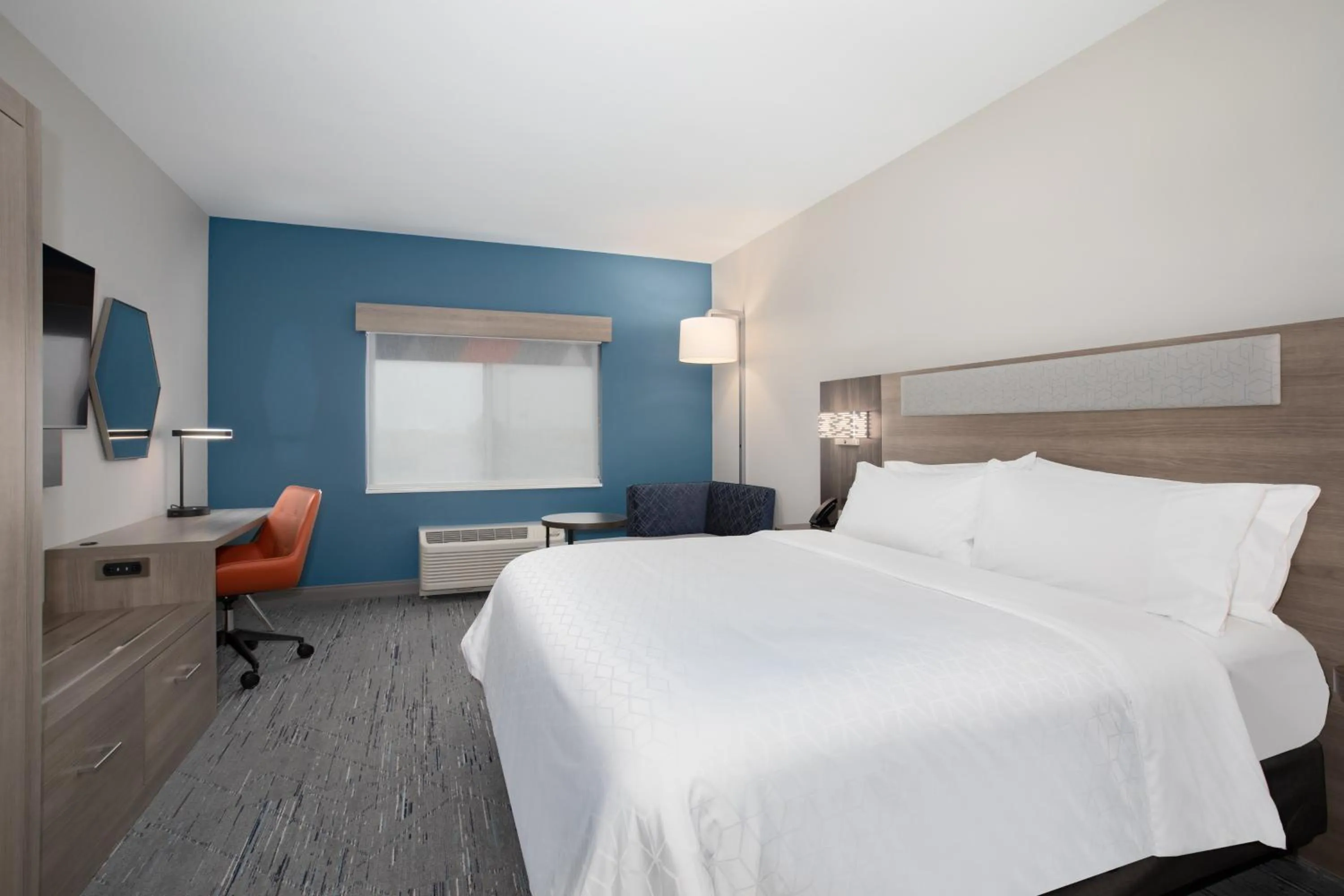 Bed in Holiday Inn Express & Suites - Meridian - Boise West by IHG