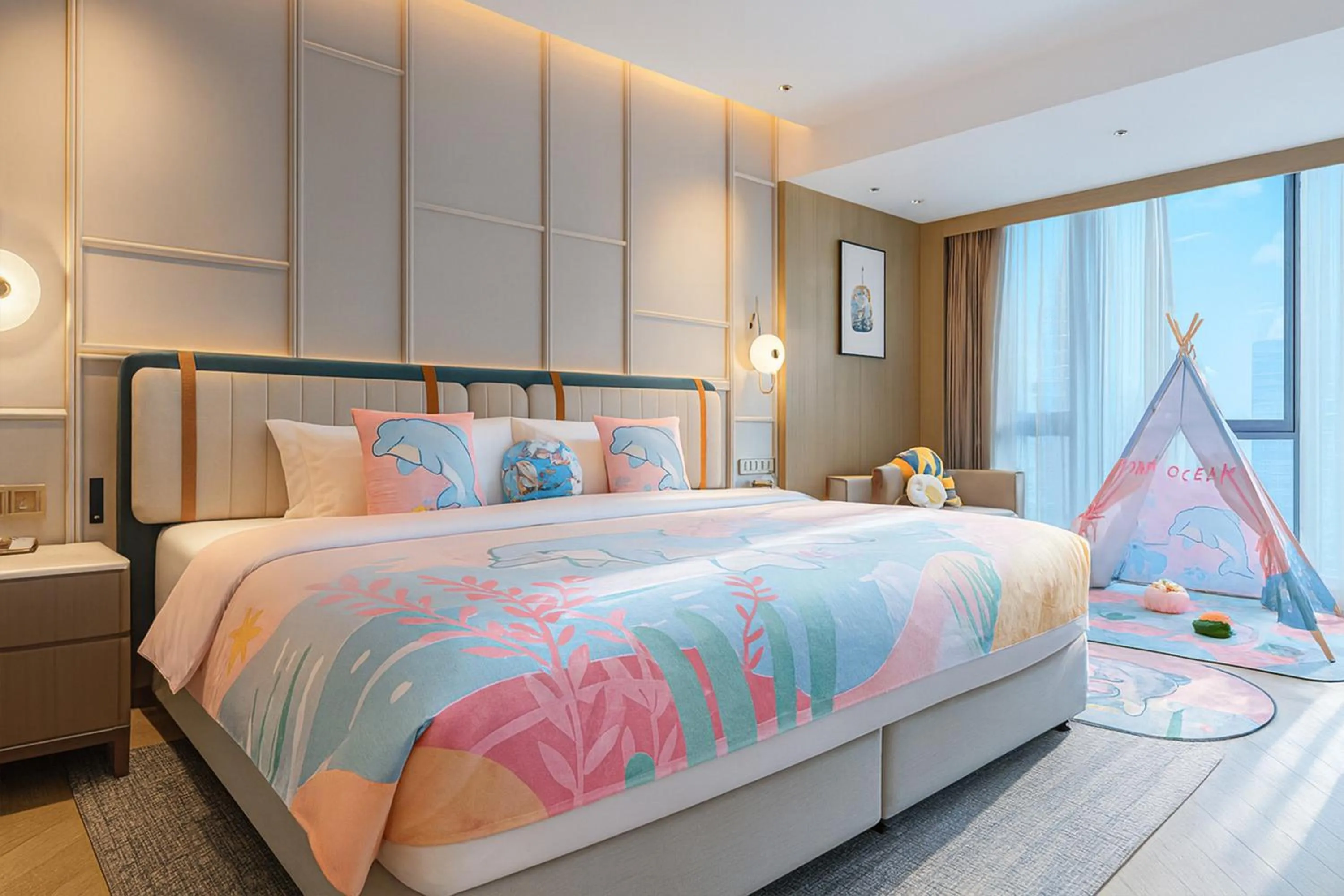 Photo of the whole room, Bed in Voco Chongqing Chaotianmen