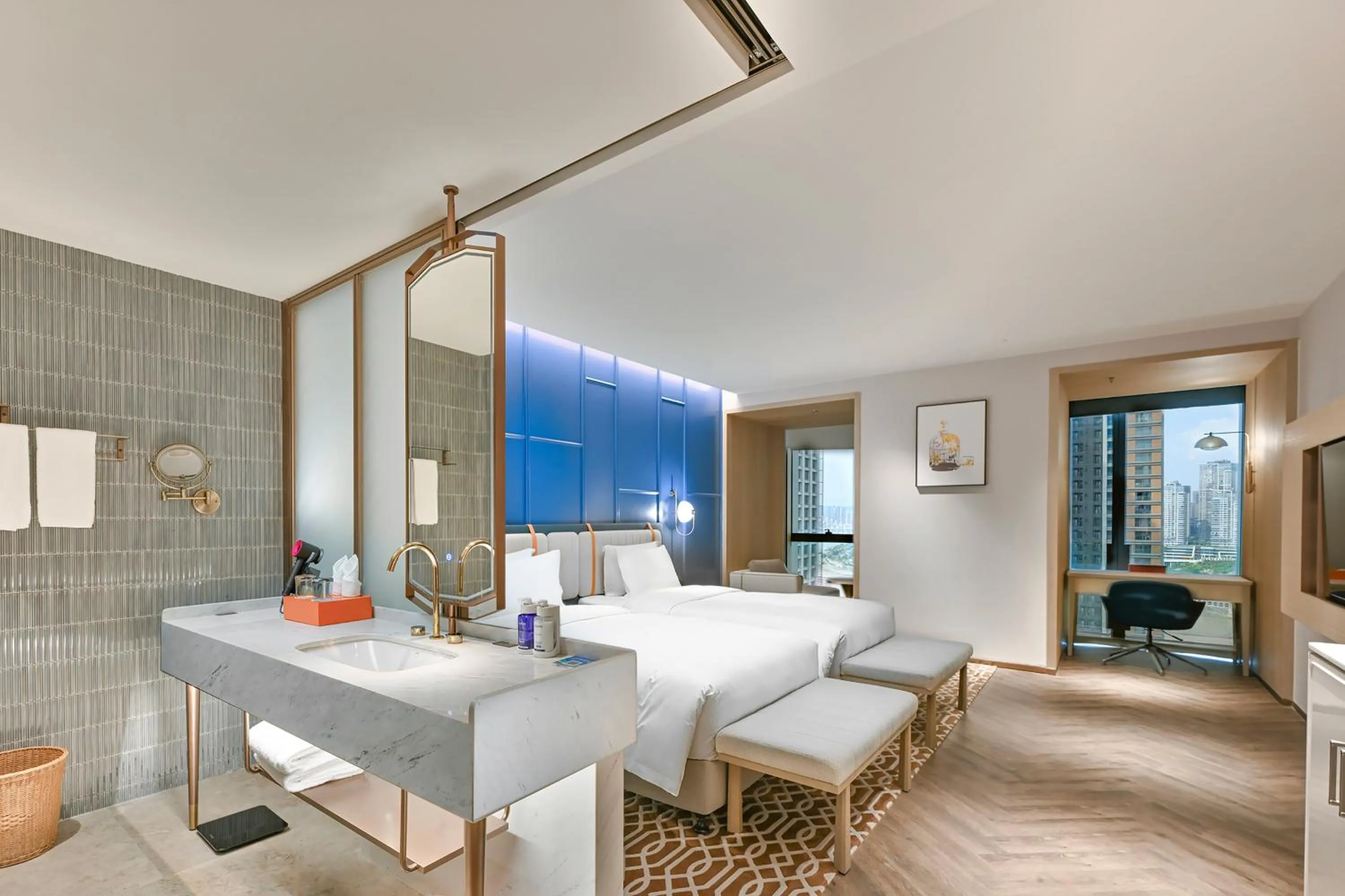 Photo of the whole room in Voco Chongqing Chaotianmen