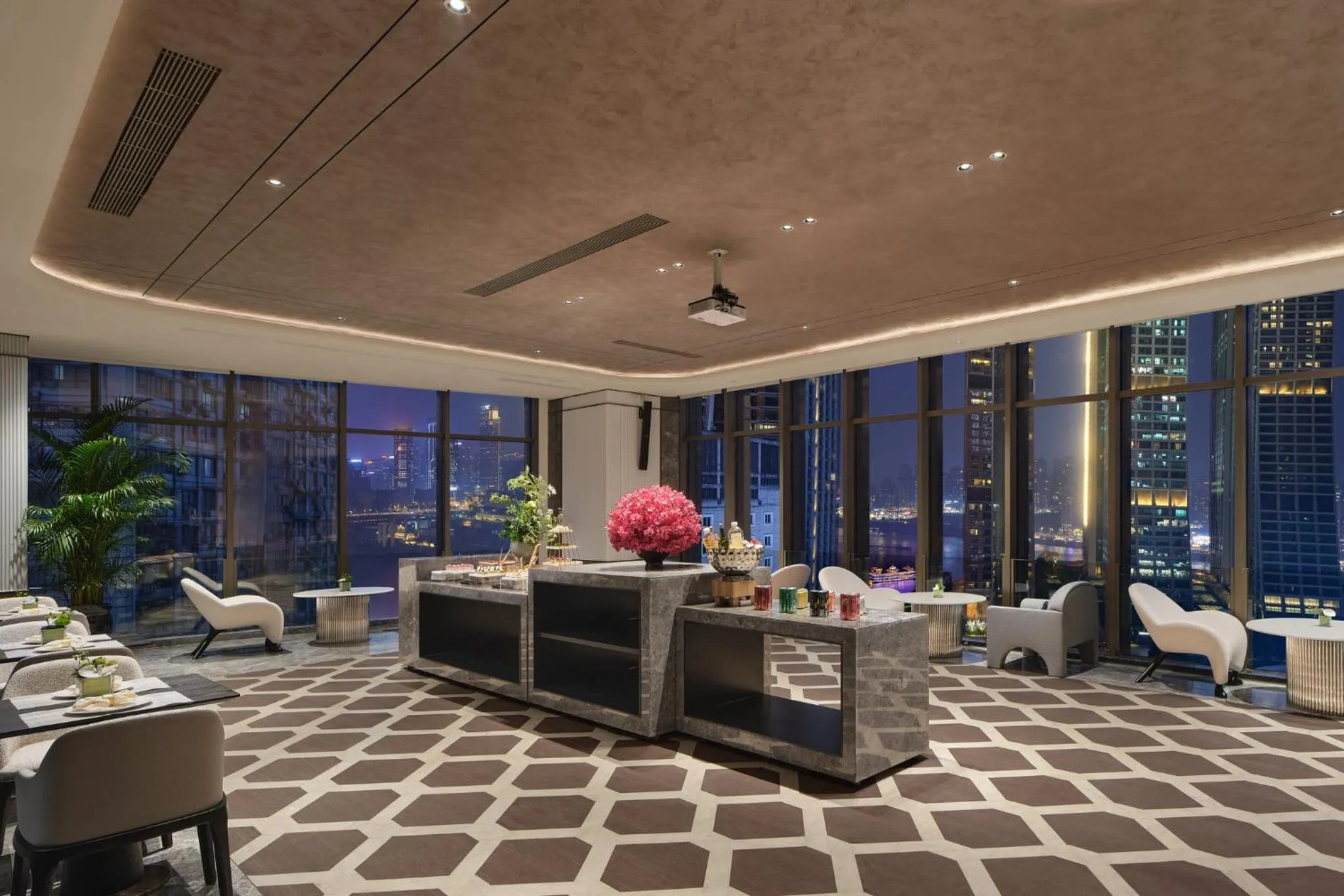 Restaurant/places to eat in Voco Chongqing Chaotianmen