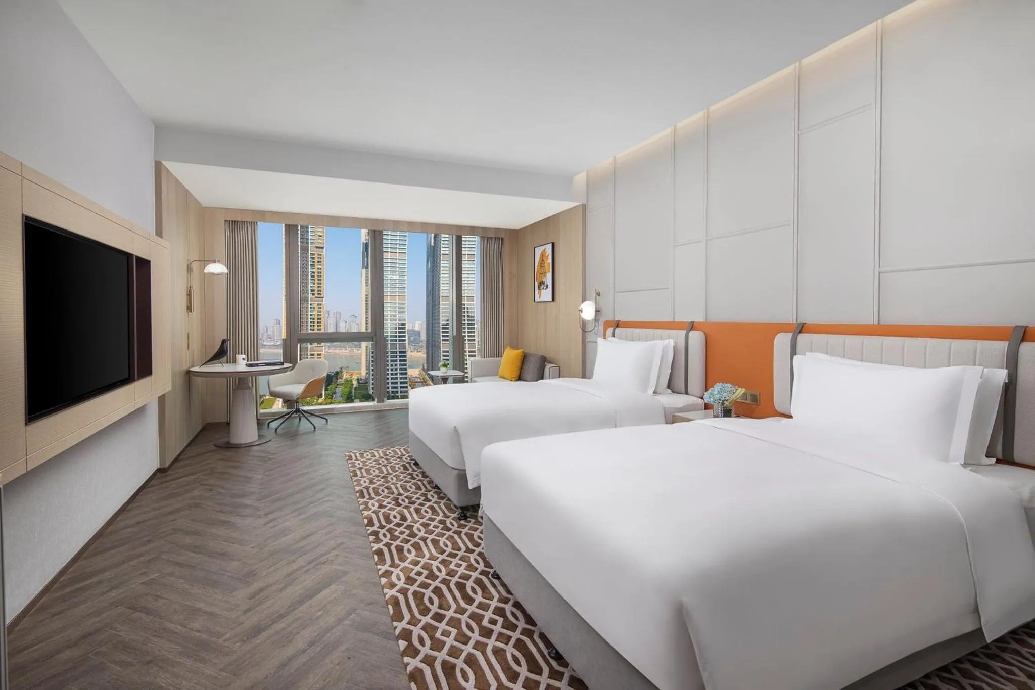 Photo of the whole room, Bed in Voco Chongqing Chaotianmen