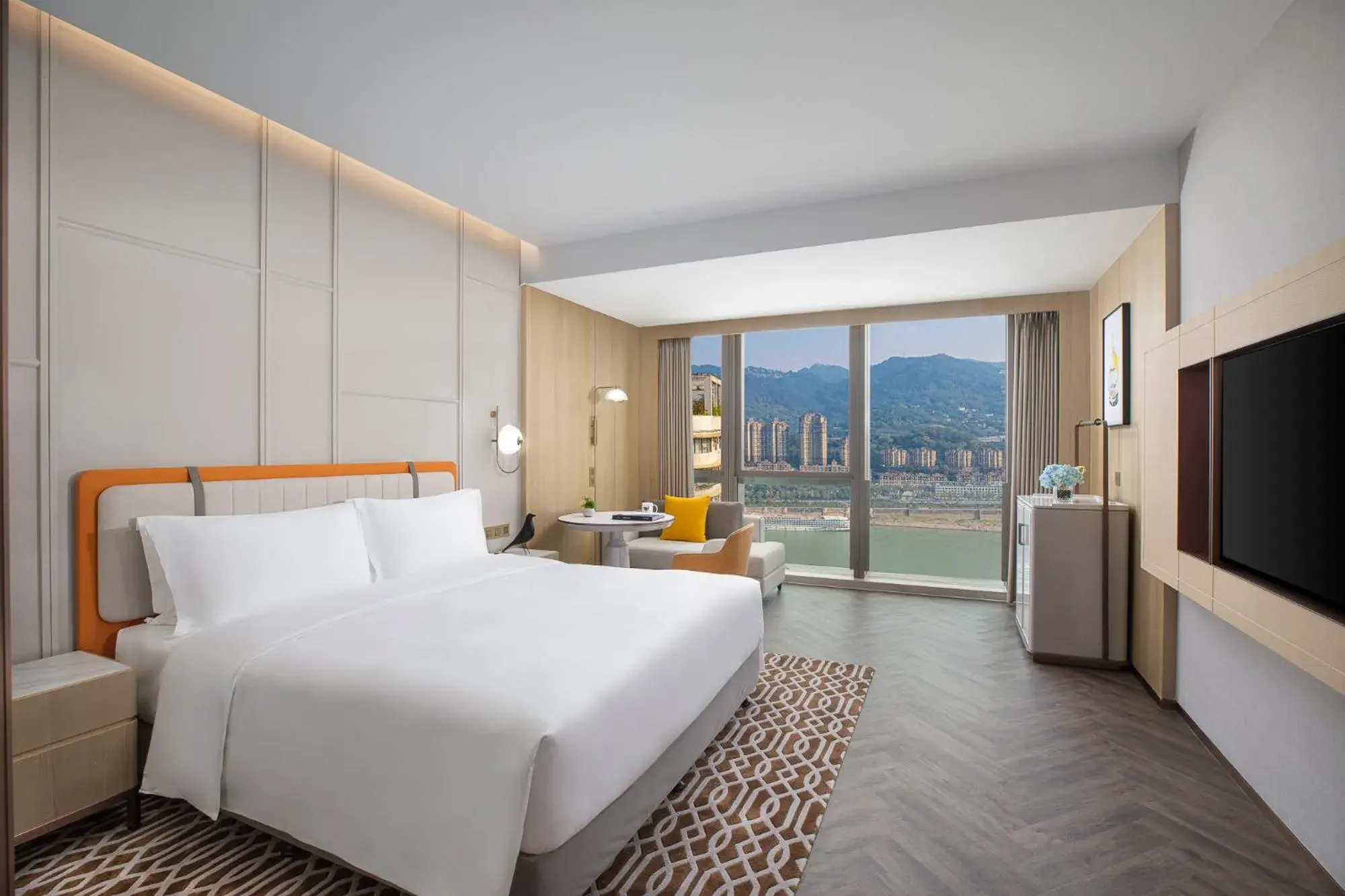 Standard King Room with River View in Voco Chongqing Chaotianmen Standard King Room with River View in Voco Chongqing Chaotianmen