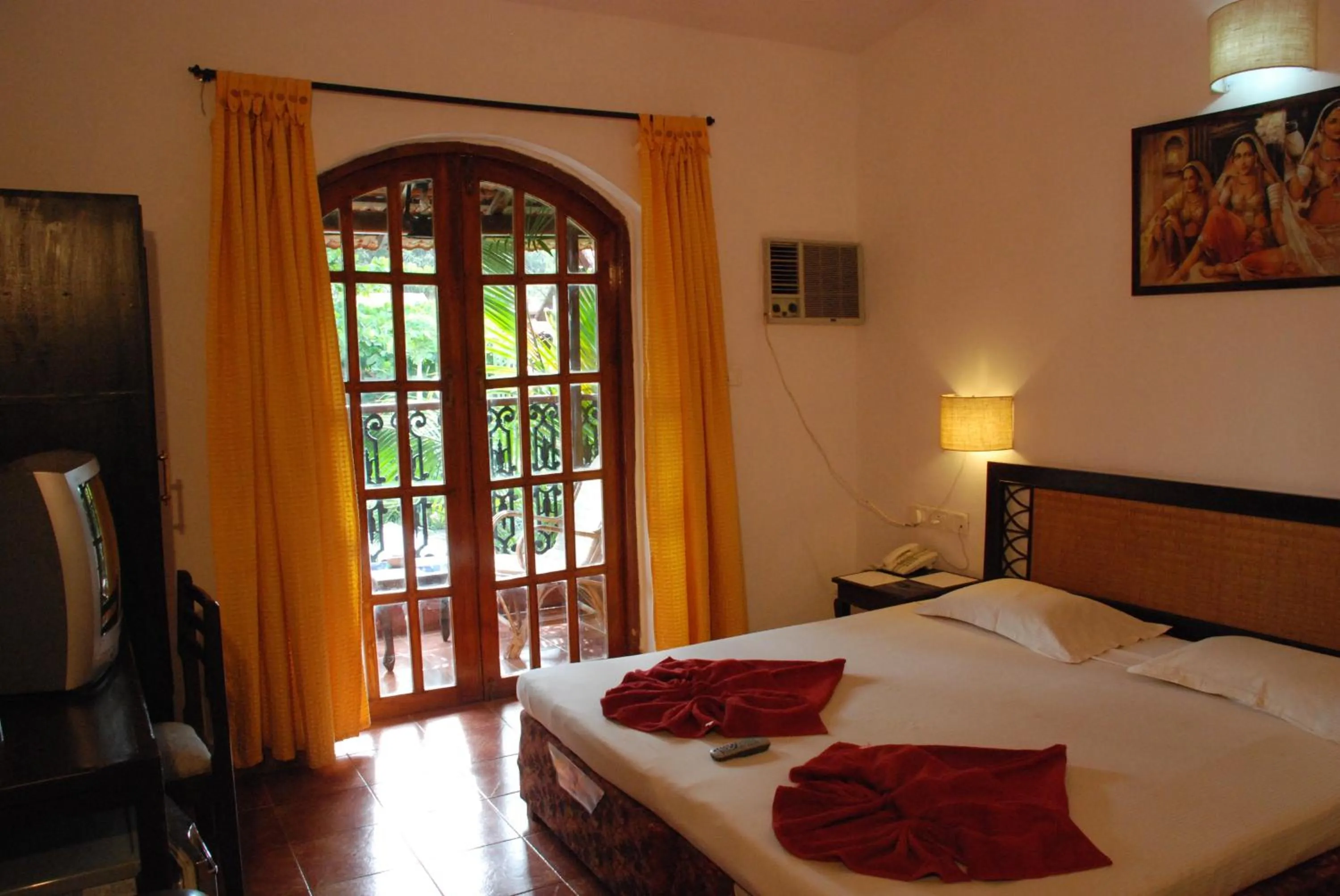 Photo of the whole room, Bed in Sea Breeze Beach Resort Candolim, Goa