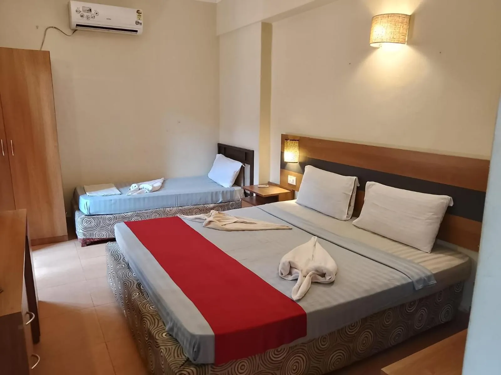 Bedroom, Bed in Sea Breeze Beach Resort Candolim, Goa