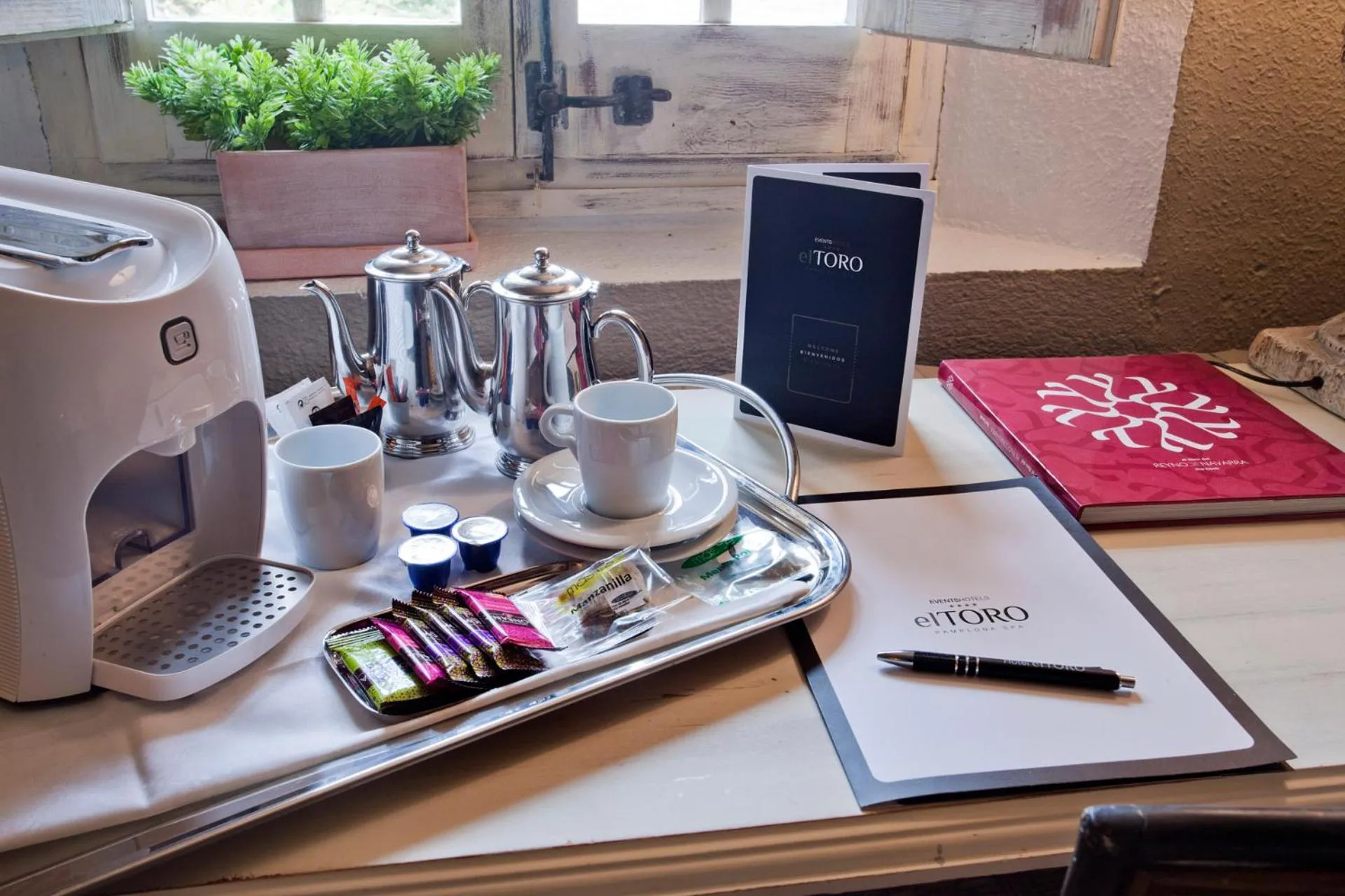 Coffee/tea facilities in Hotel Luze El Toro