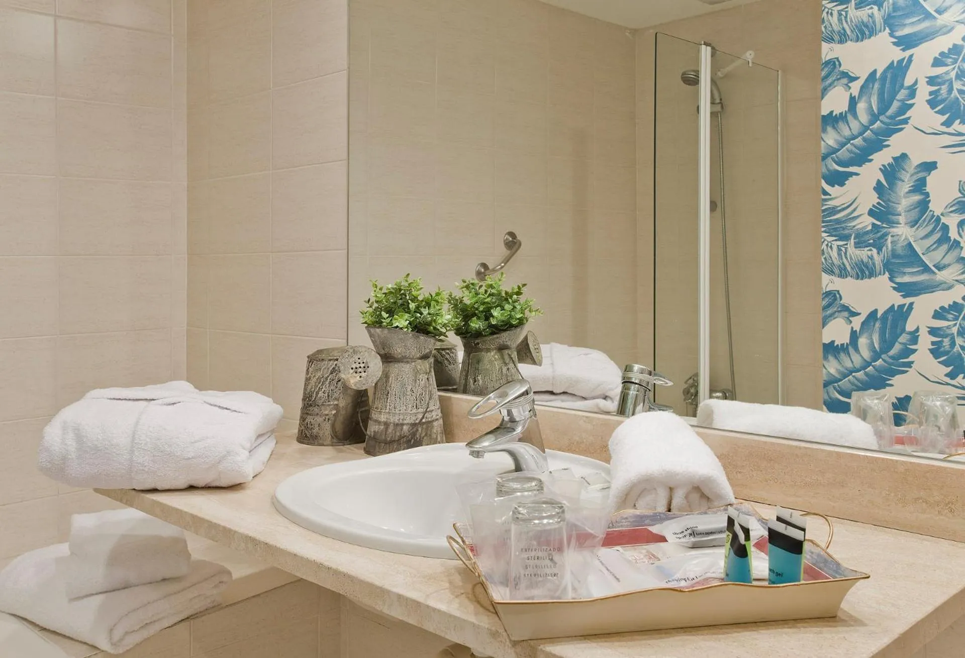 Toilet in Hotel Luze El Toro