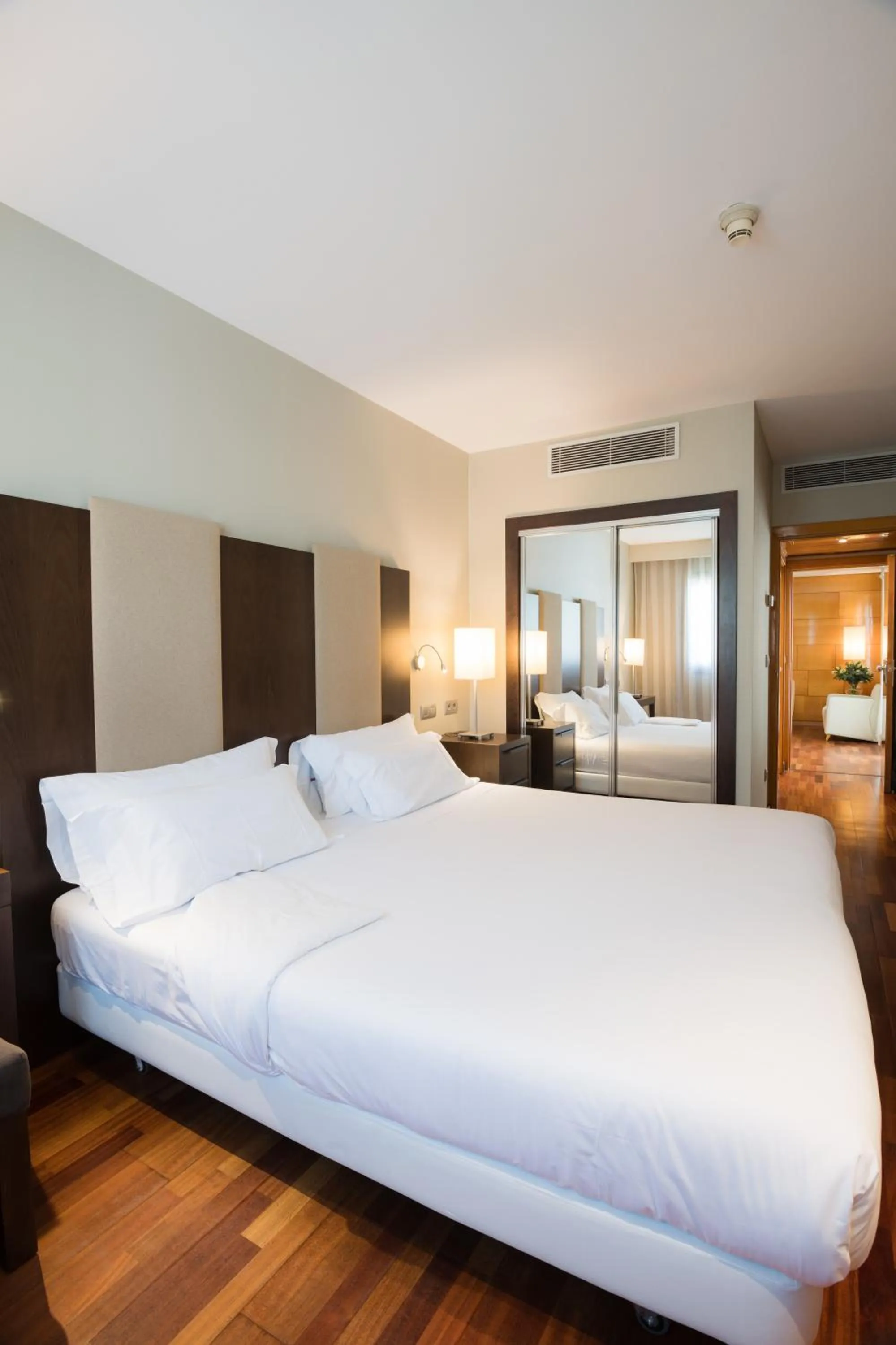 Bedroom, Bed in Hotel Ciudad de Valladolid