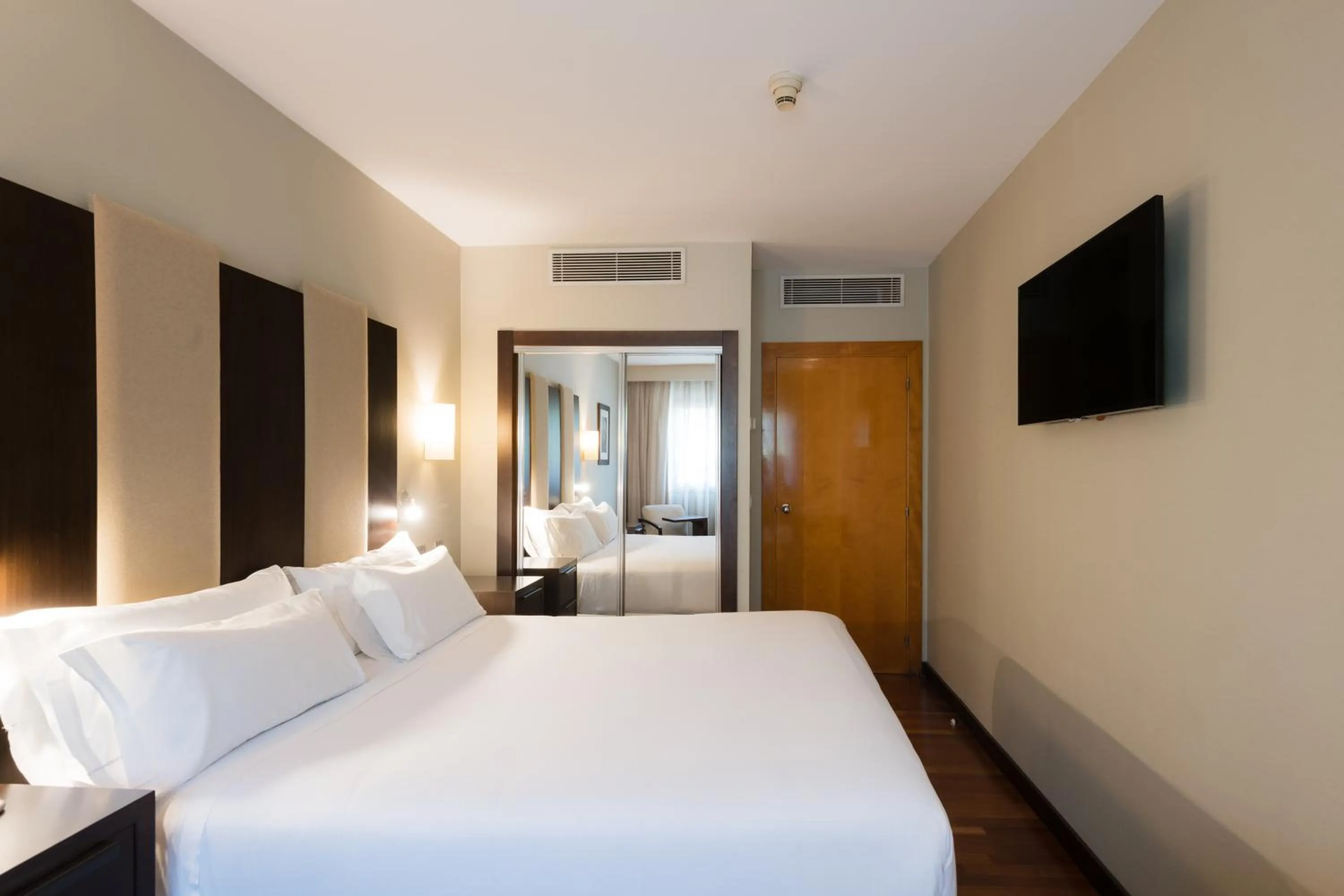 Bed in Hotel Ciudad de Valladolid