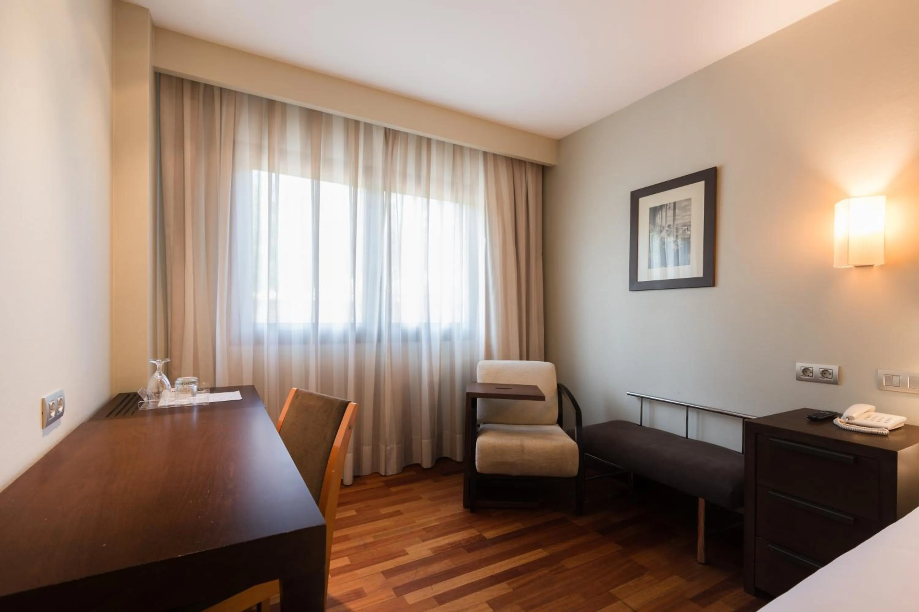 Bedroom, Bed in Hotel Ciudad de Valladolid