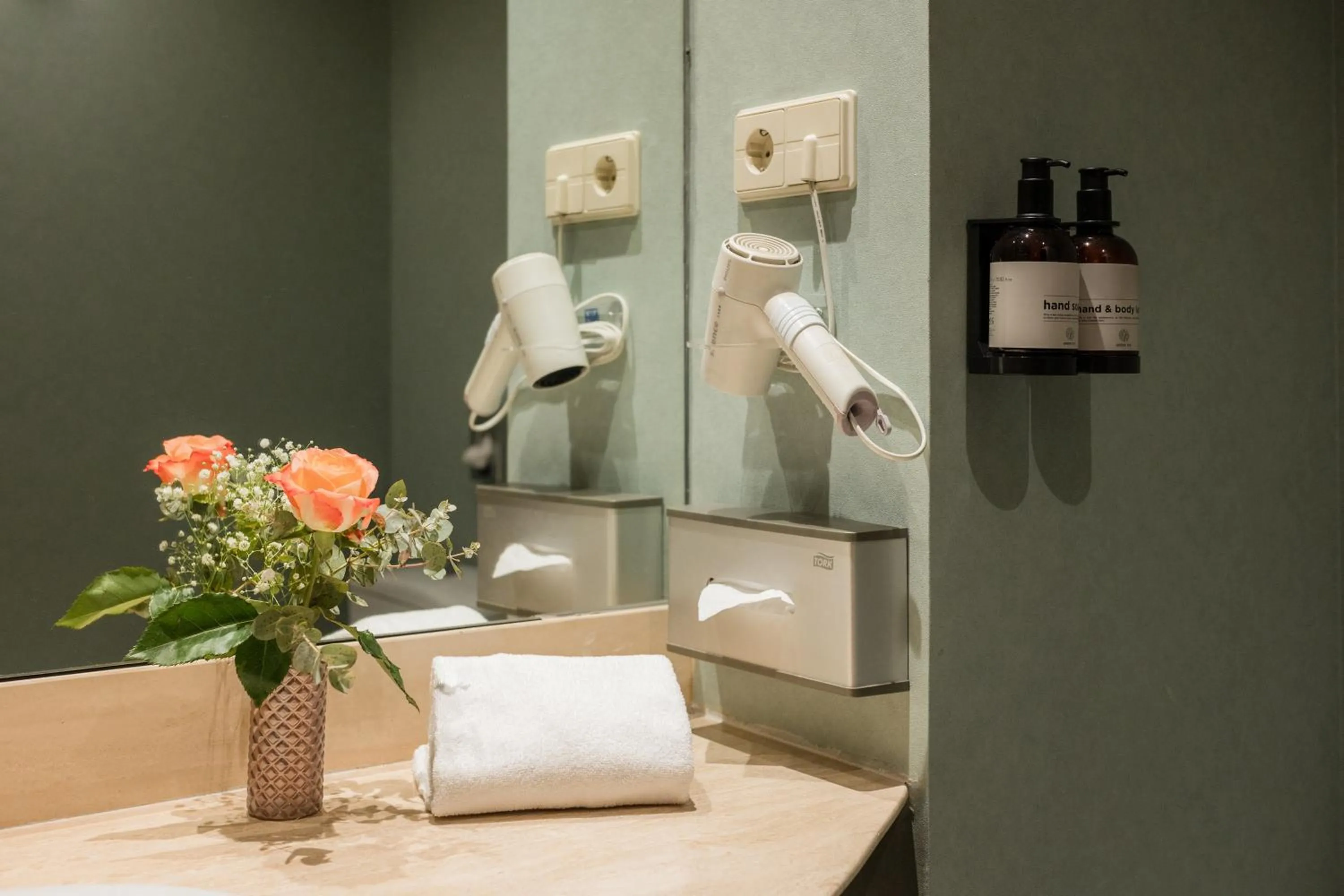 Toilet in Hotel Ciudad de Valladolid